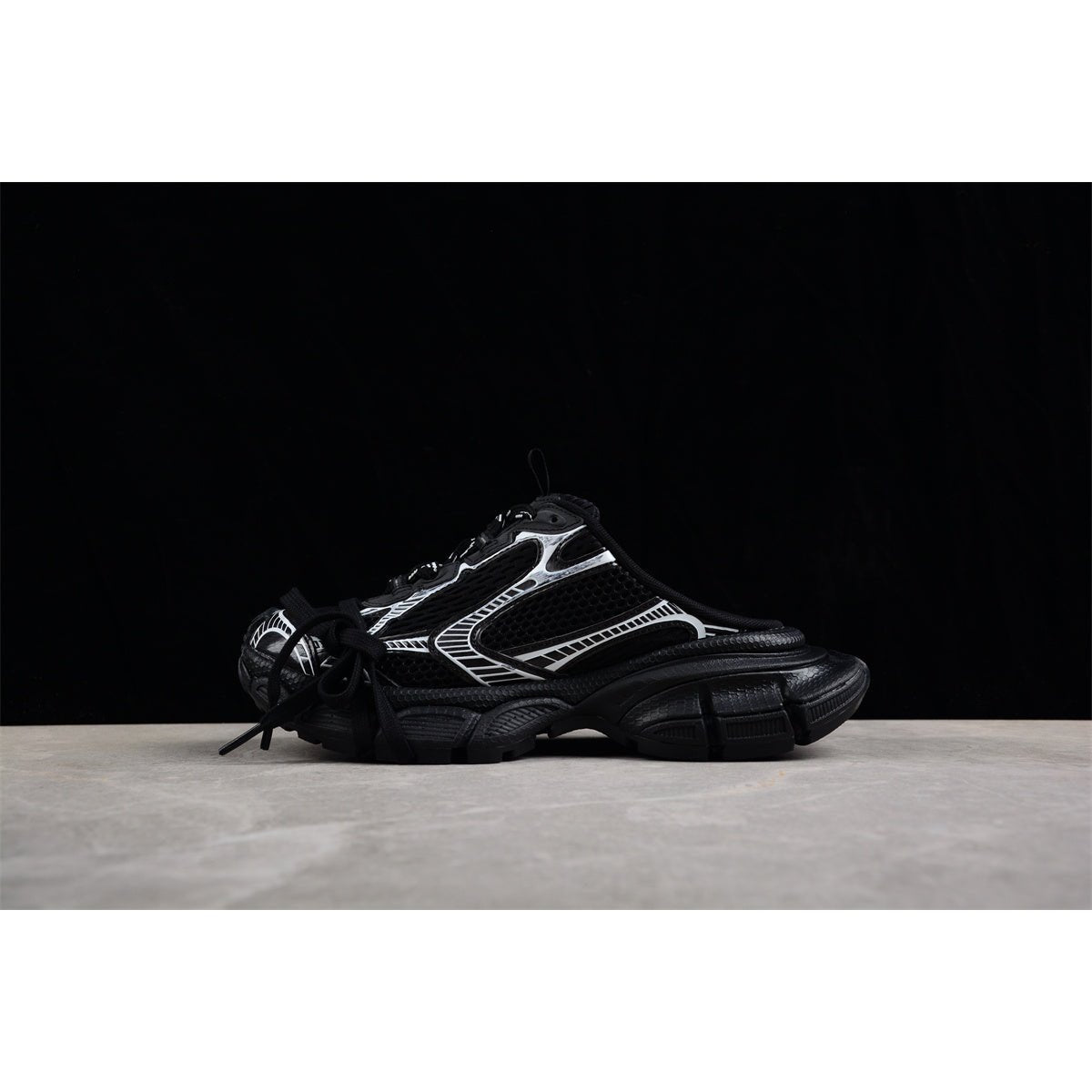 BALENCIAGA 3XL MULE x BLACK WHITE - Phantom Kicks