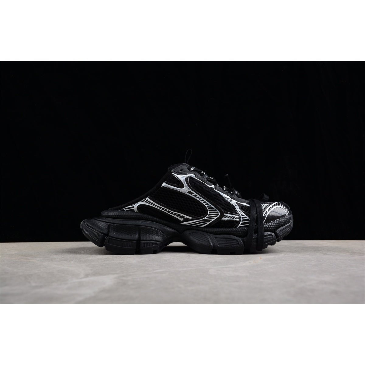 BALENCIAGA 3XL MULE x BLACK WHITE - Phantom Kicks