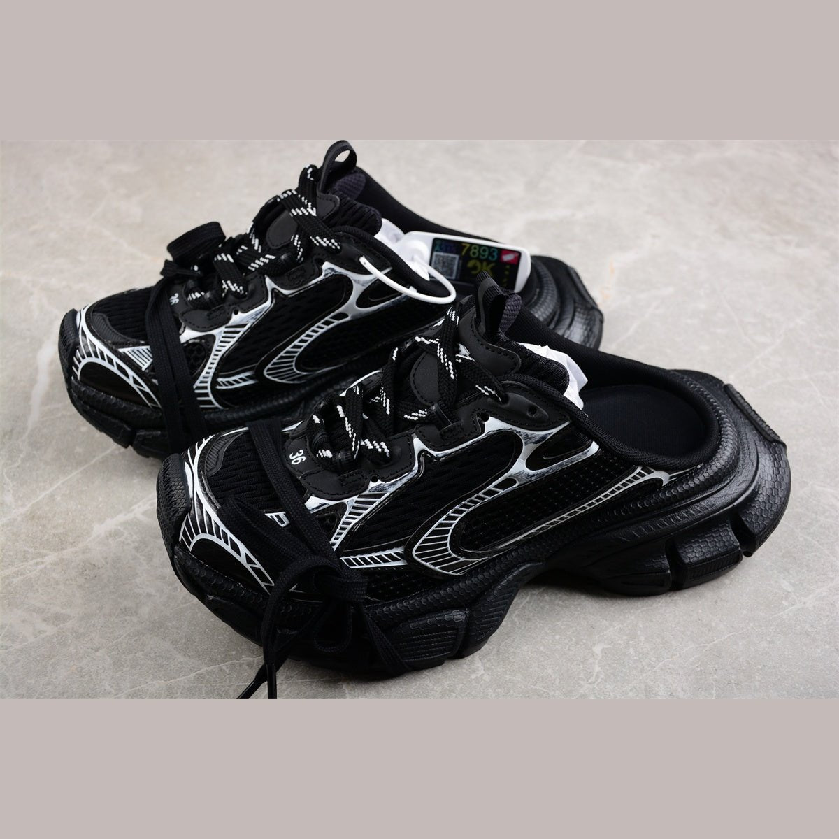BALENCIAGA 3XL MULE x BLACK WHITE - Phantom Kicks
