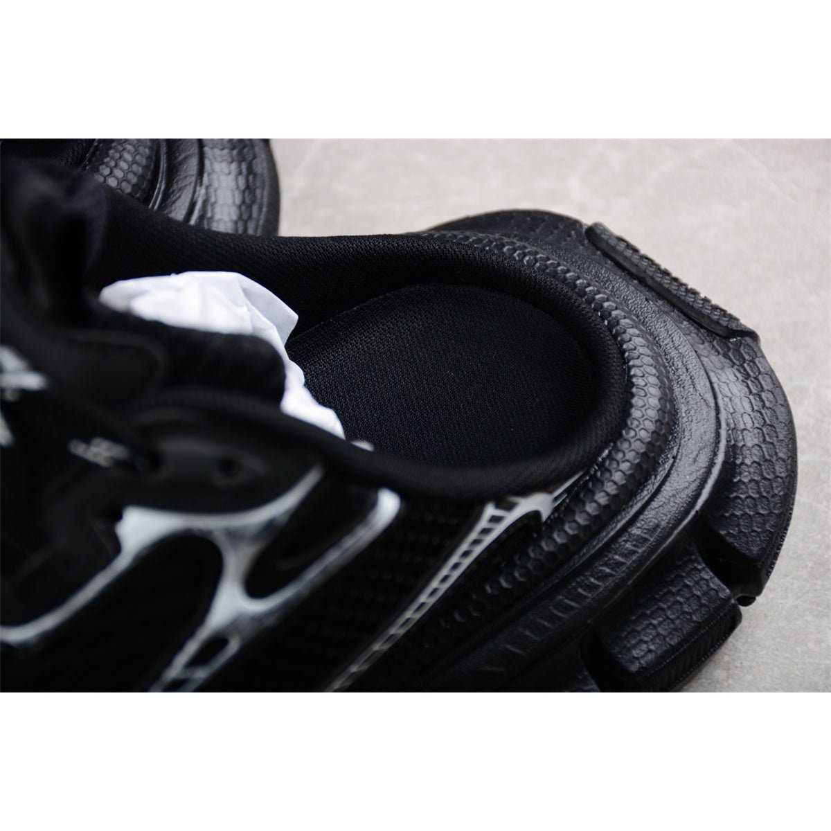BALENCIAGA 3XL MULE x BLACK WHITE - Phantom Kicks
