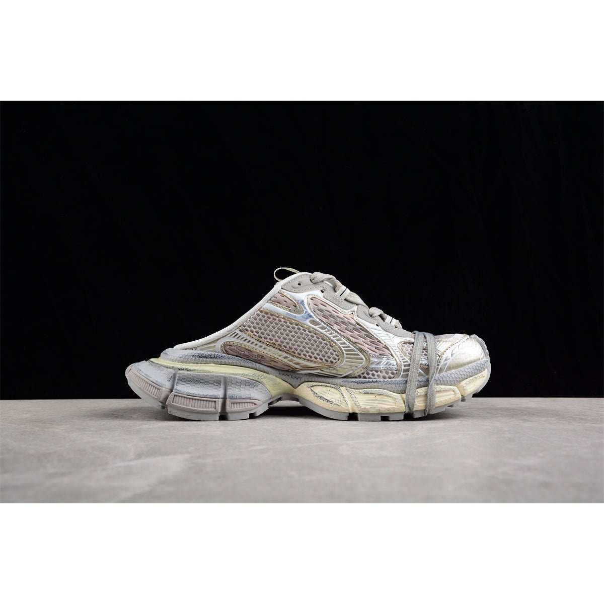 BALENCIAGA 3XL MULE x CHAMPAGNE GOLD - Phantom Kicks