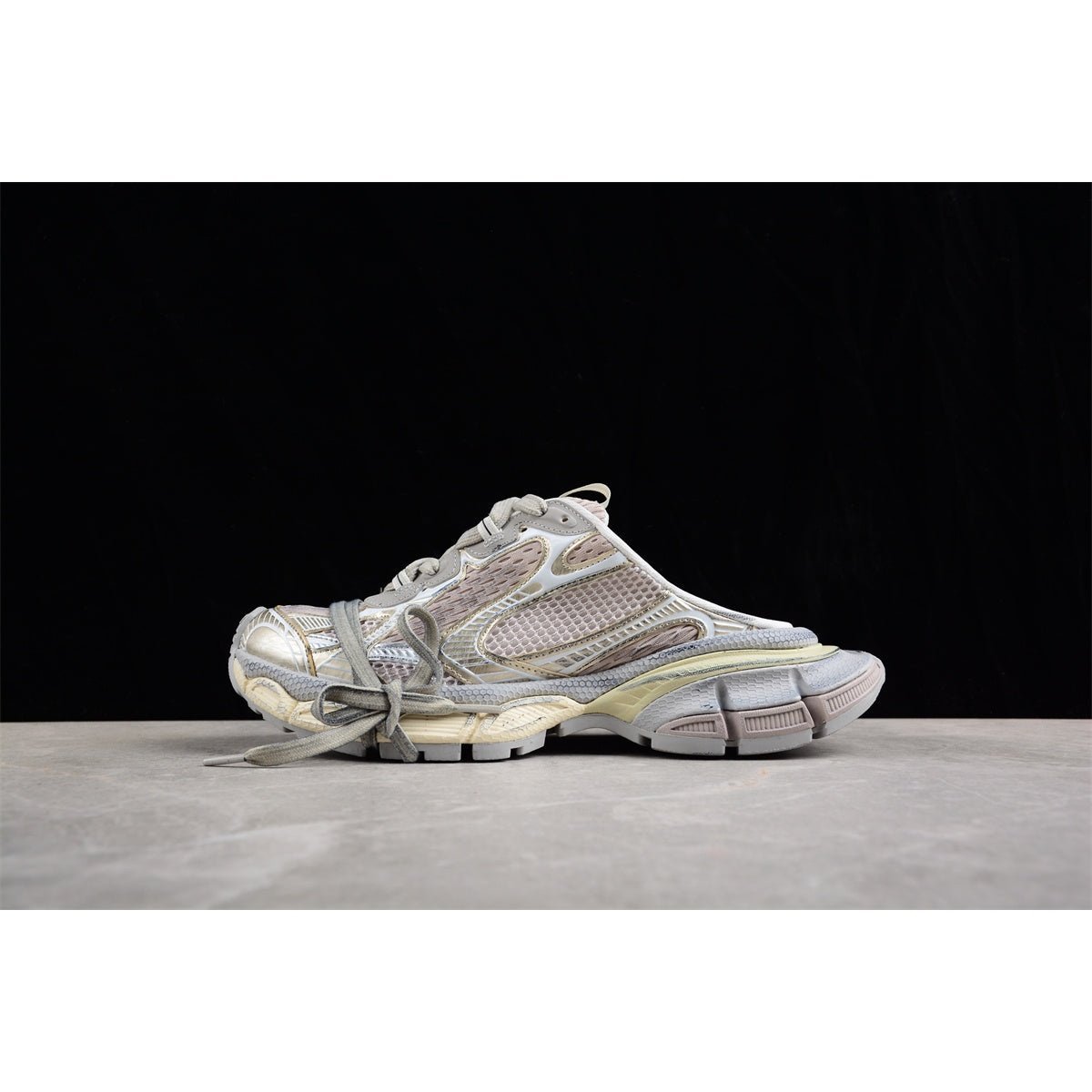 BALENCIAGA 3XL MULE x CHAMPAGNE GOLD - Phantom Kicks