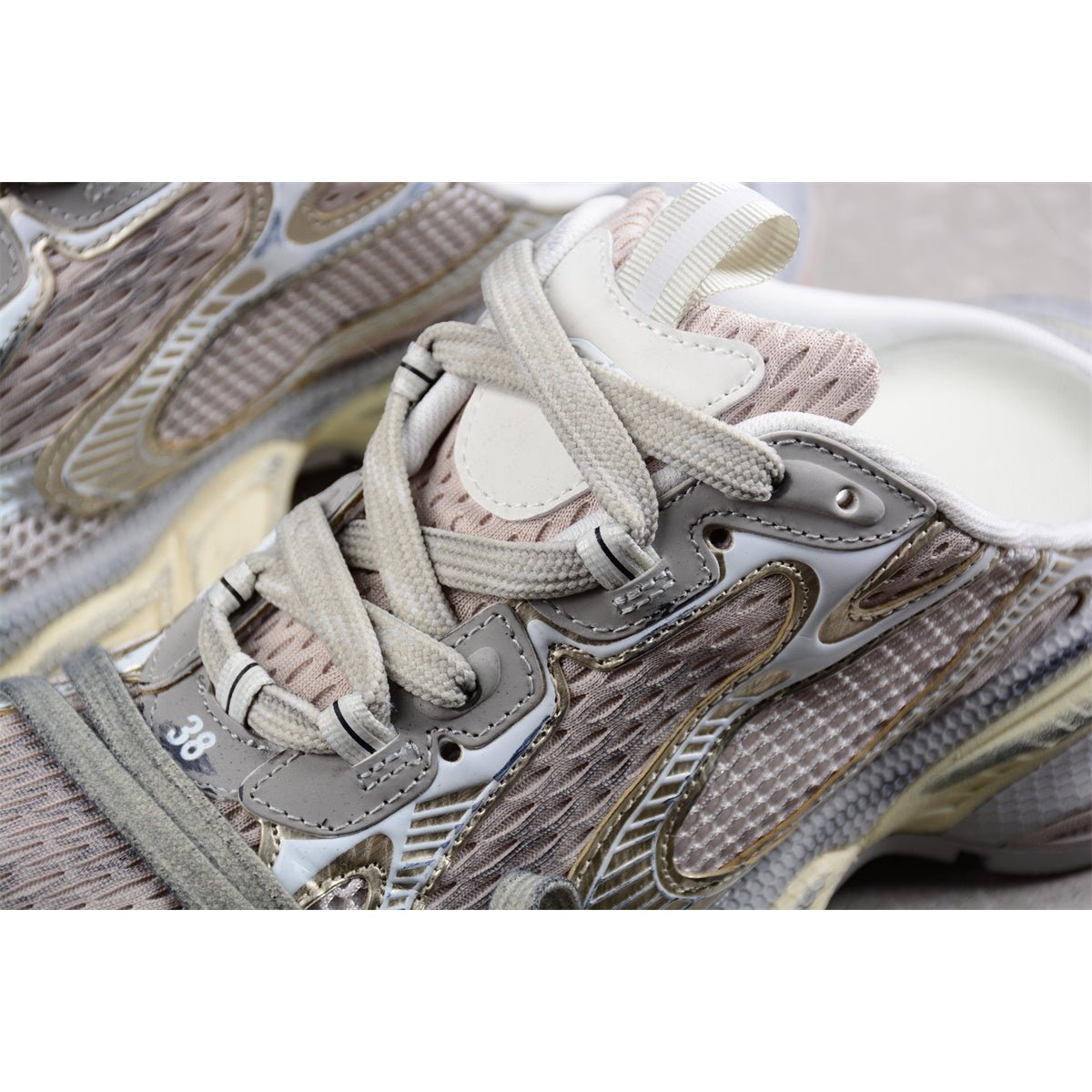 BALENCIAGA 3XL MULE x CHAMPAGNE GOLD - Phantom Kicks