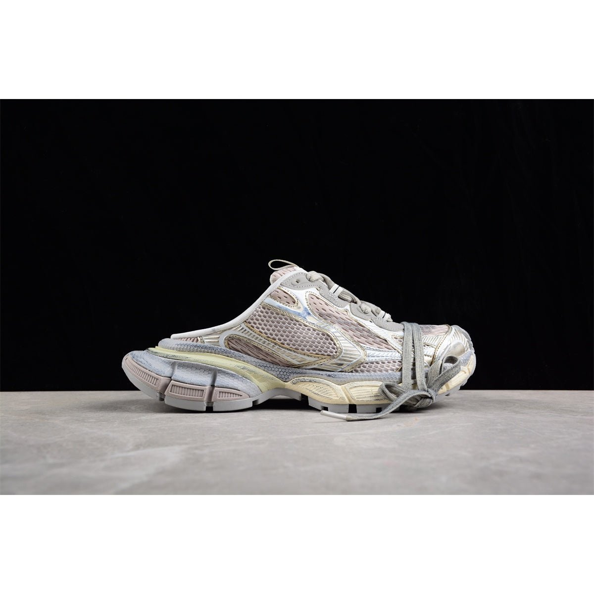 BALENCIAGA 3XL MULE x CHAMPAGNE GOLD - Phantom Kicks