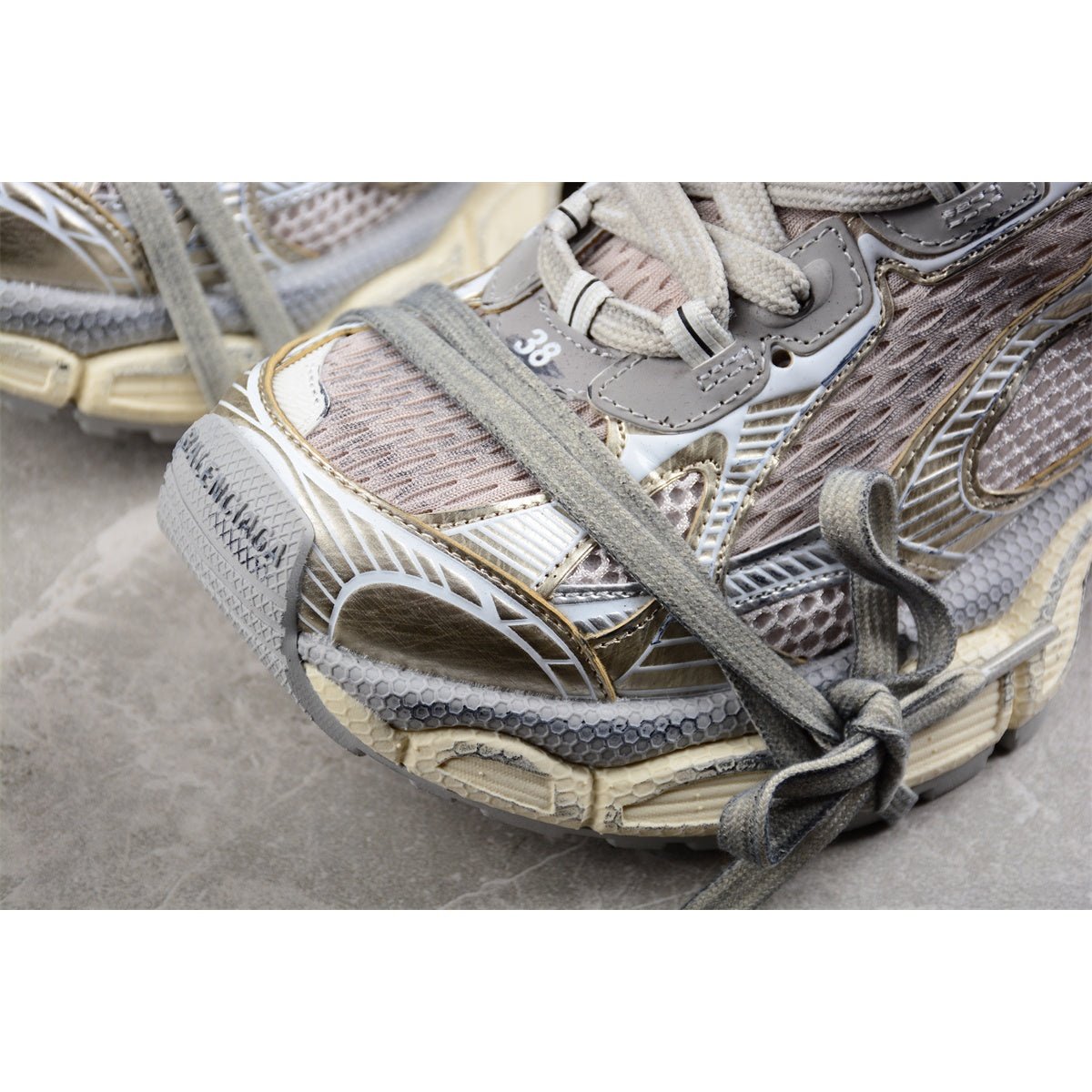 BALENCIAGA 3XL MULE x CHAMPAGNE GOLD - Phantom Kicks