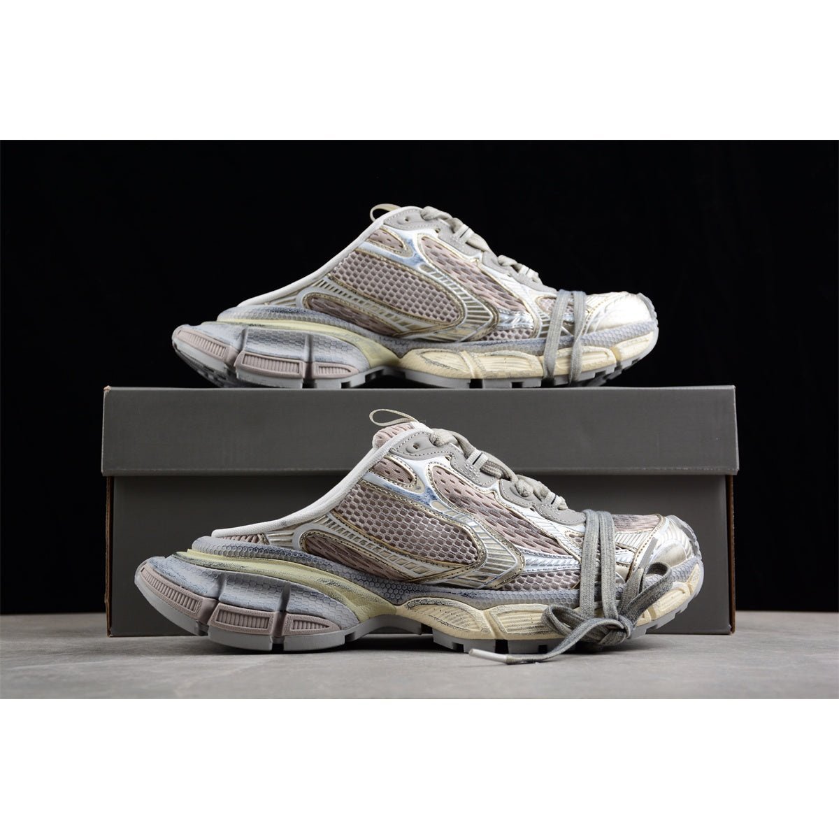 BALENCIAGA 3XL MULE x CHAMPAGNE GOLD - Phantom Kicks