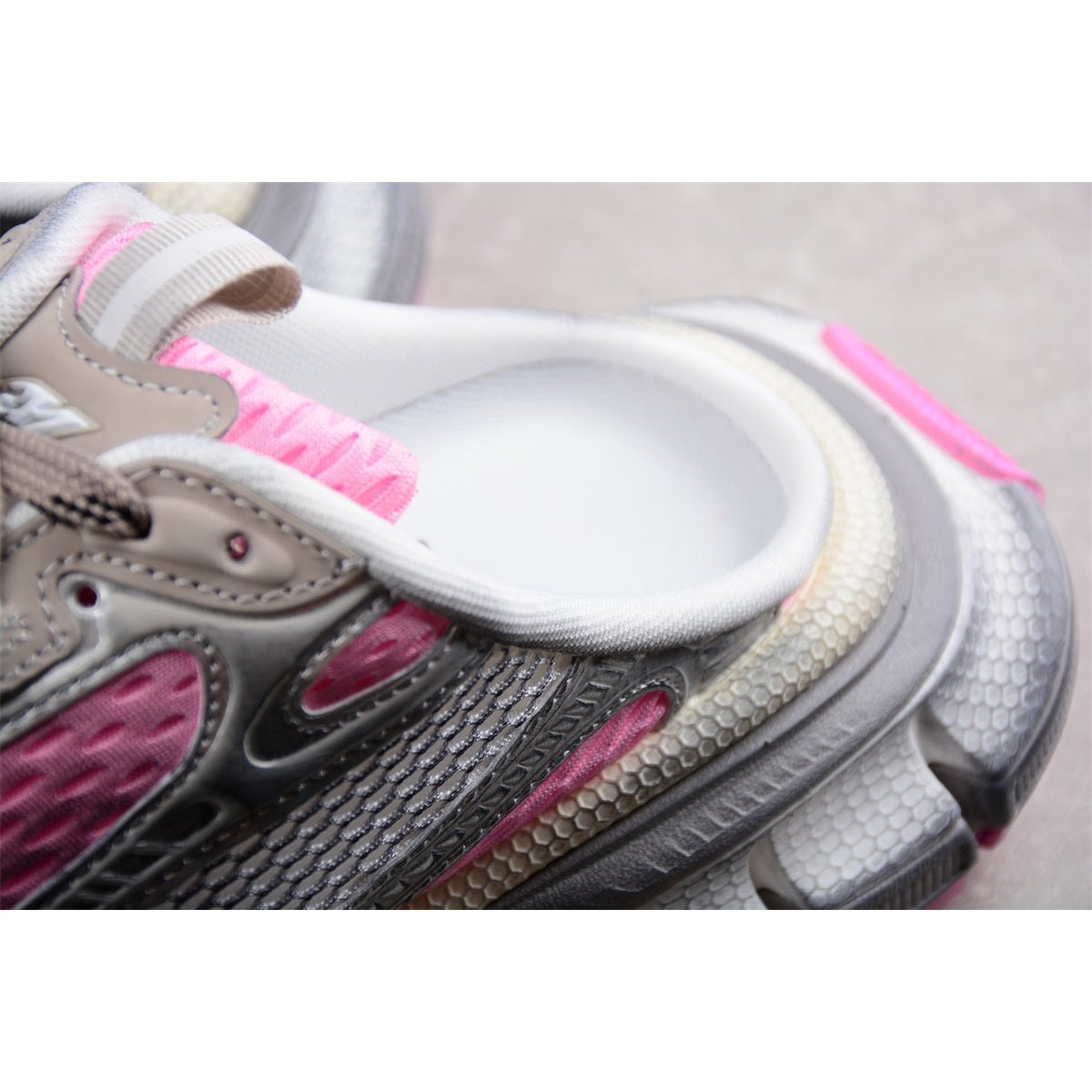 BALENCIAGA 3XL MULE x GREY PINK - Phantom Kicks