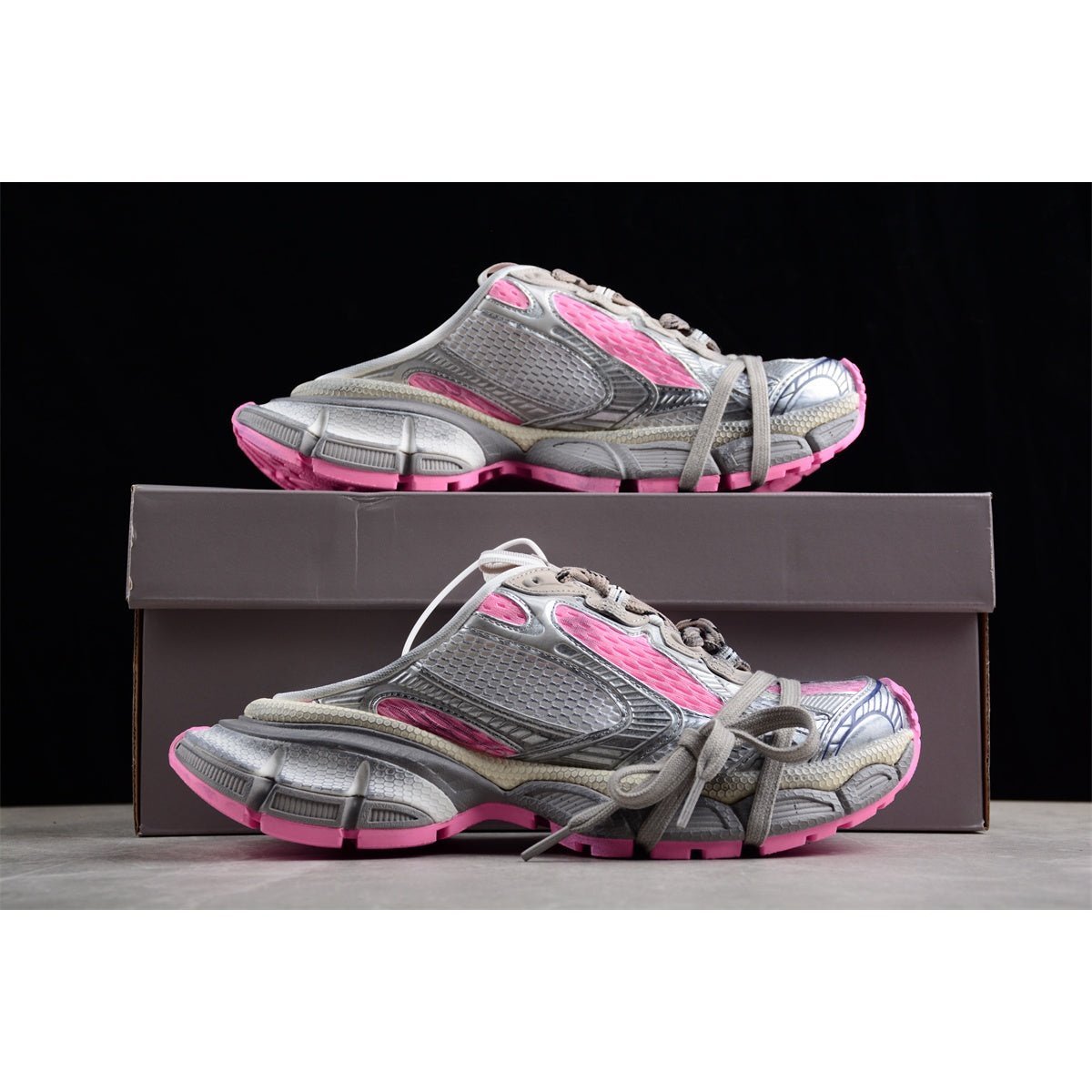 BALENCIAGA 3XL MULE x GREY PINK - Phantom Kicks