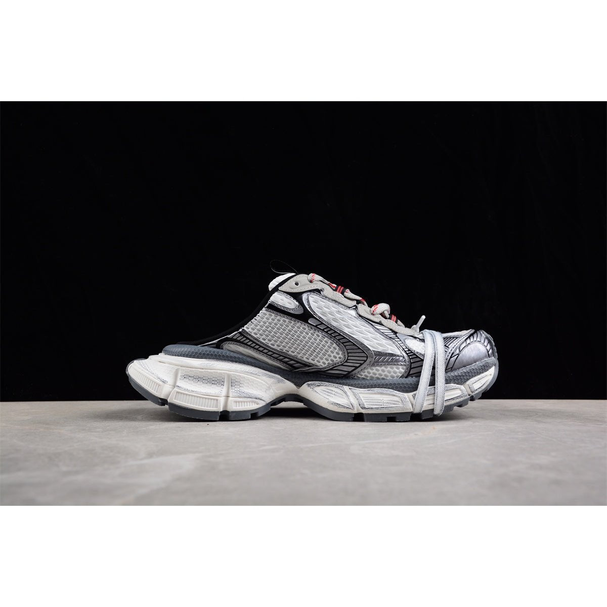 BALENCIAGA 3XL MULE x GREY RED - Phantom Kicks