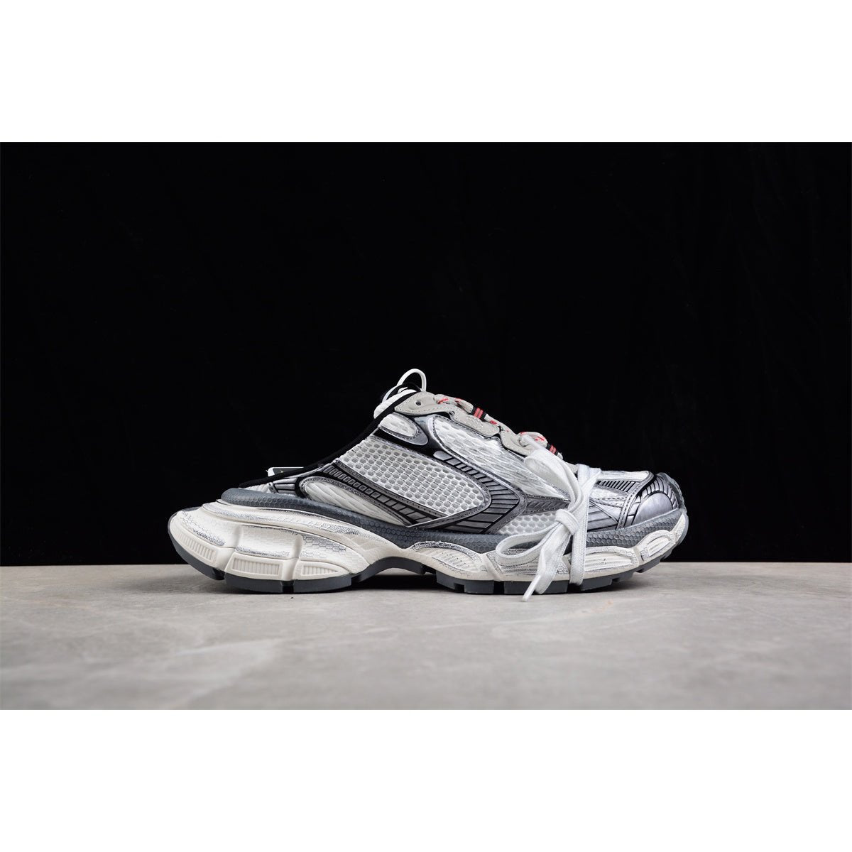 BALENCIAGA 3XL MULE x GREY RED - Phantom Kicks