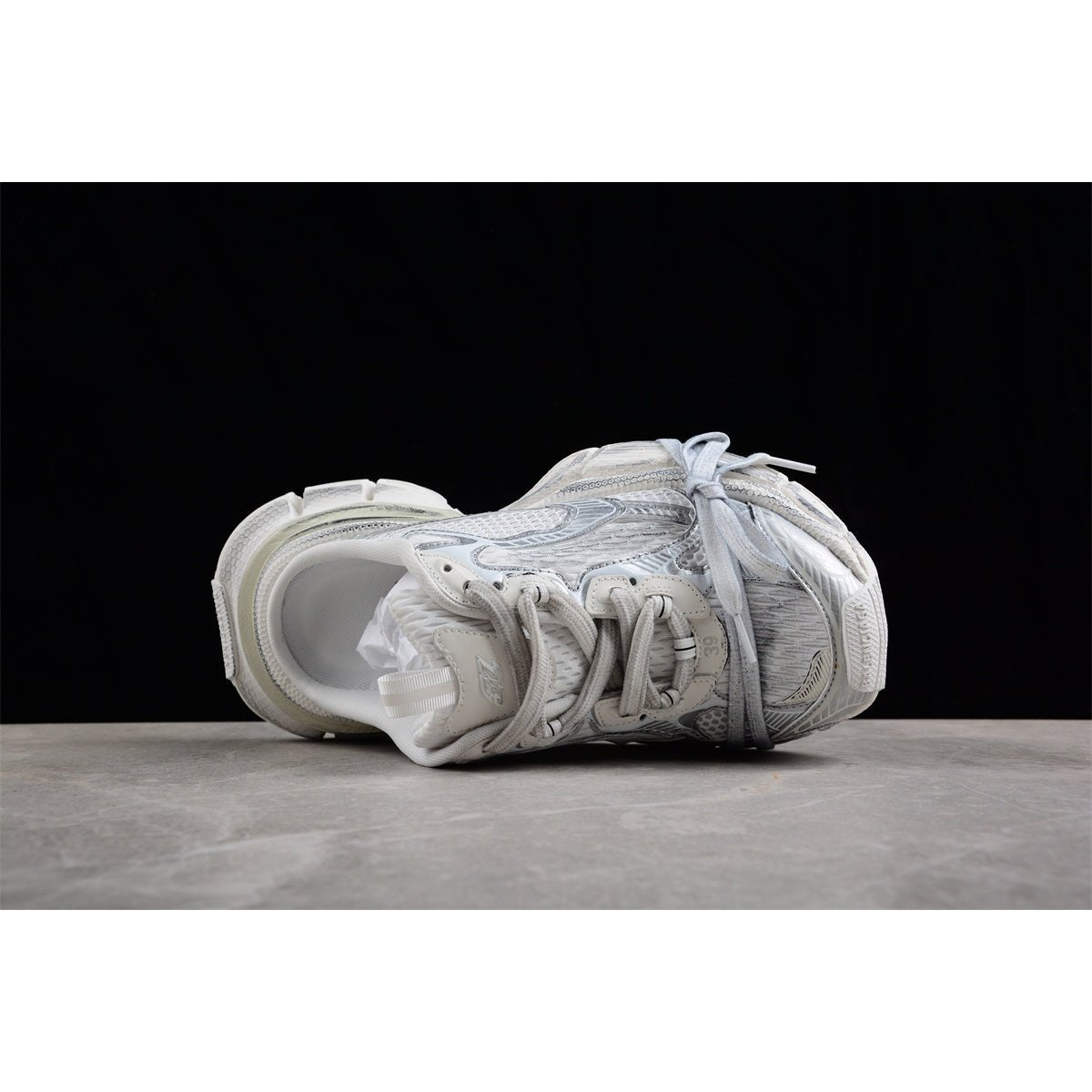 BALENCIAGA 3XL MULE x WHITE EGGSHELL - Phantom Kicks