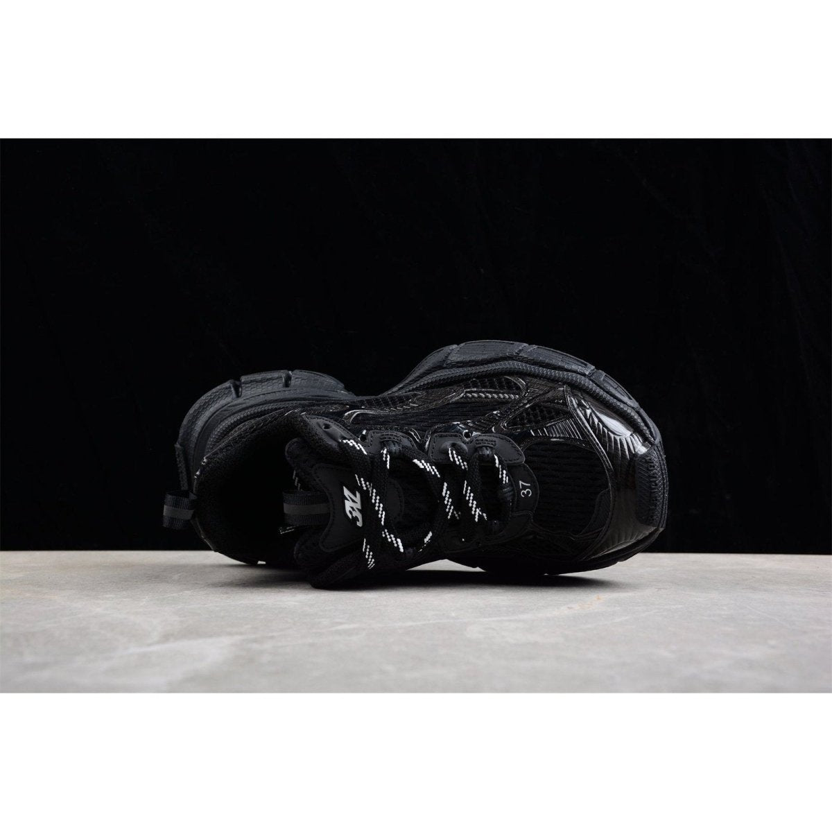 BALENCIAGA 3XL x ALL BLACK - Phantom Kicks