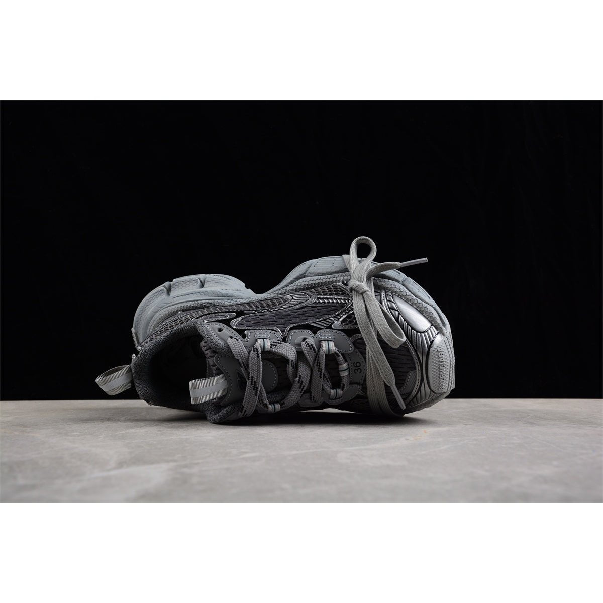 BALENCIAGA 3XL x BAL GREY WORN OUT - Phantom Kicks