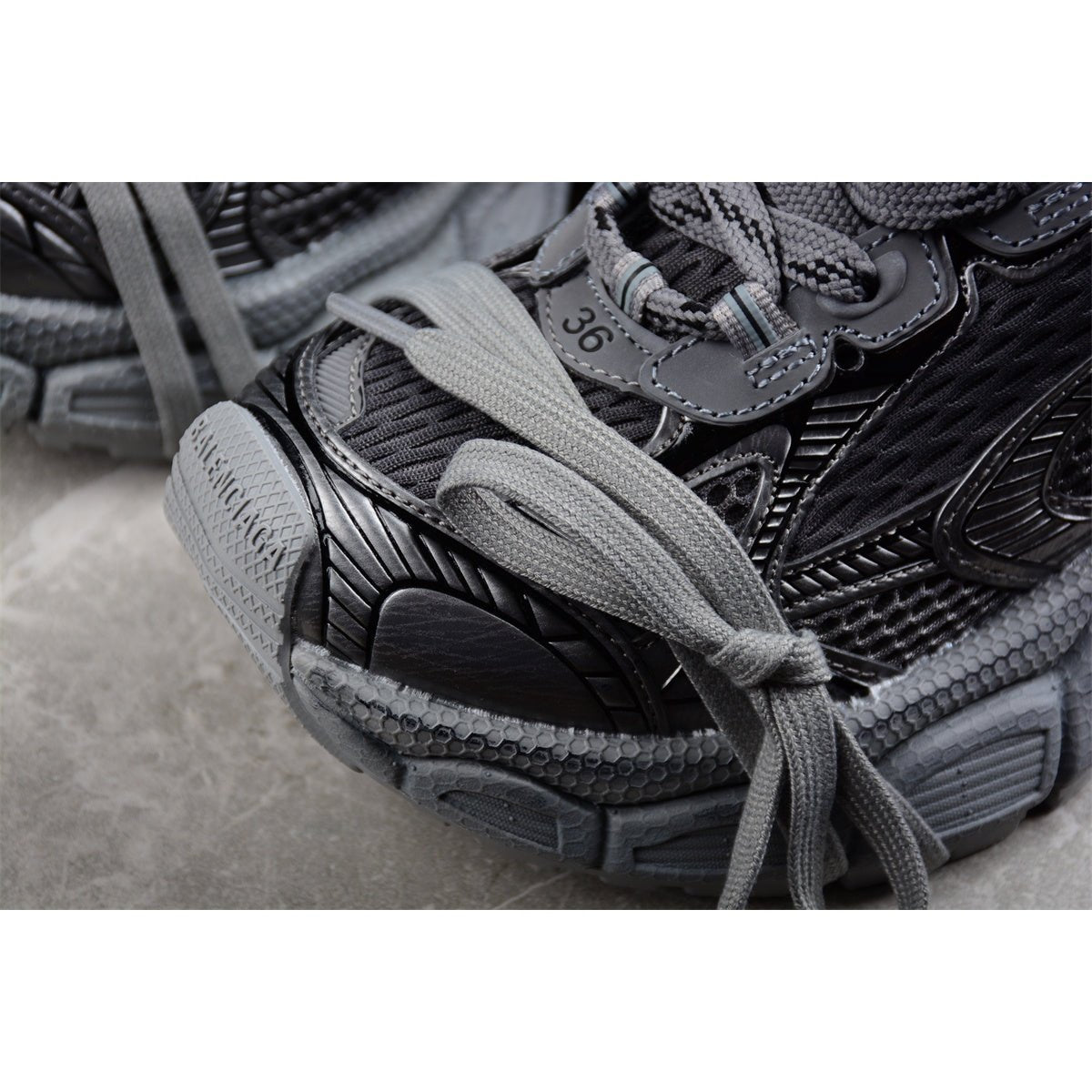 BALENCIAGA 3XL x BAL GREY WORN OUT - Phantom Kicks