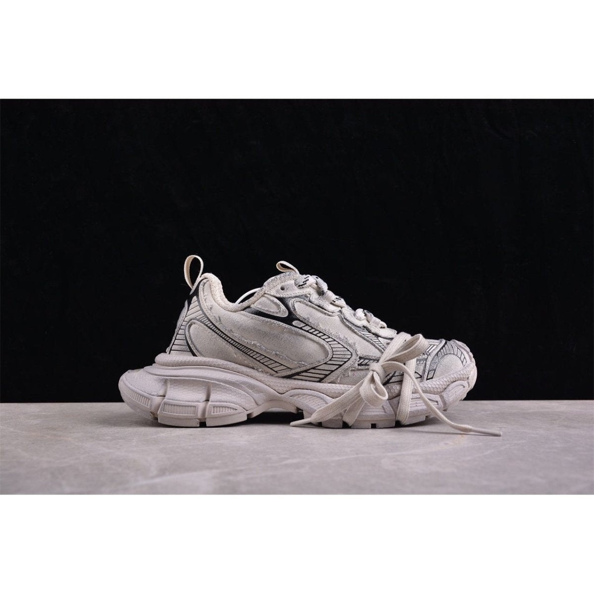 BALENCIAGA 3XL x BEIGE - Phantom Kicks