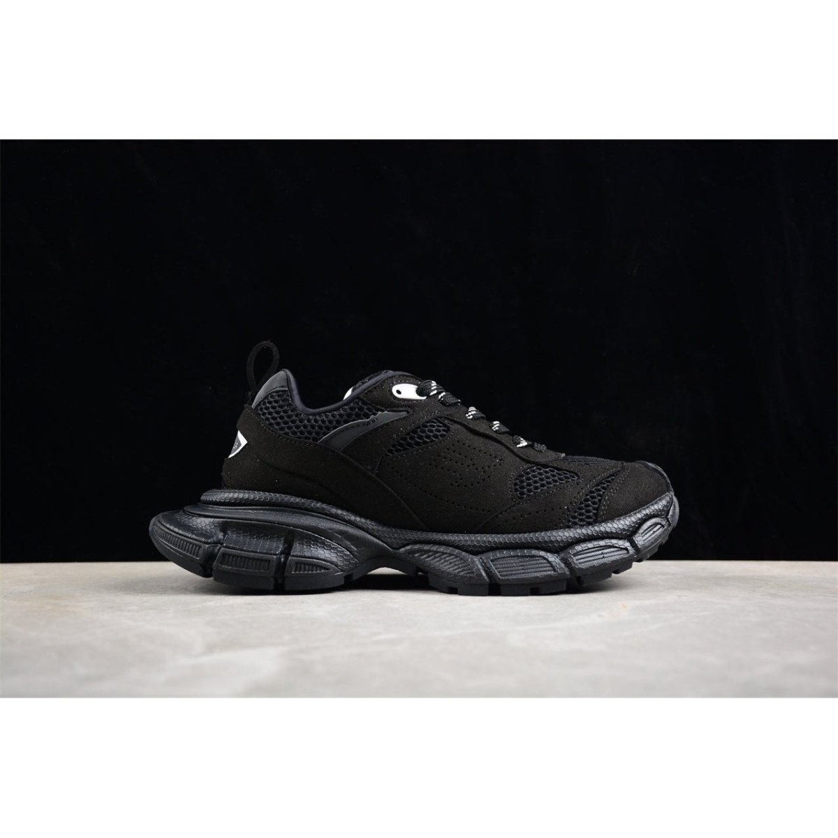 BALENCIAGA 3XL x BLACK - Phantom Kicks