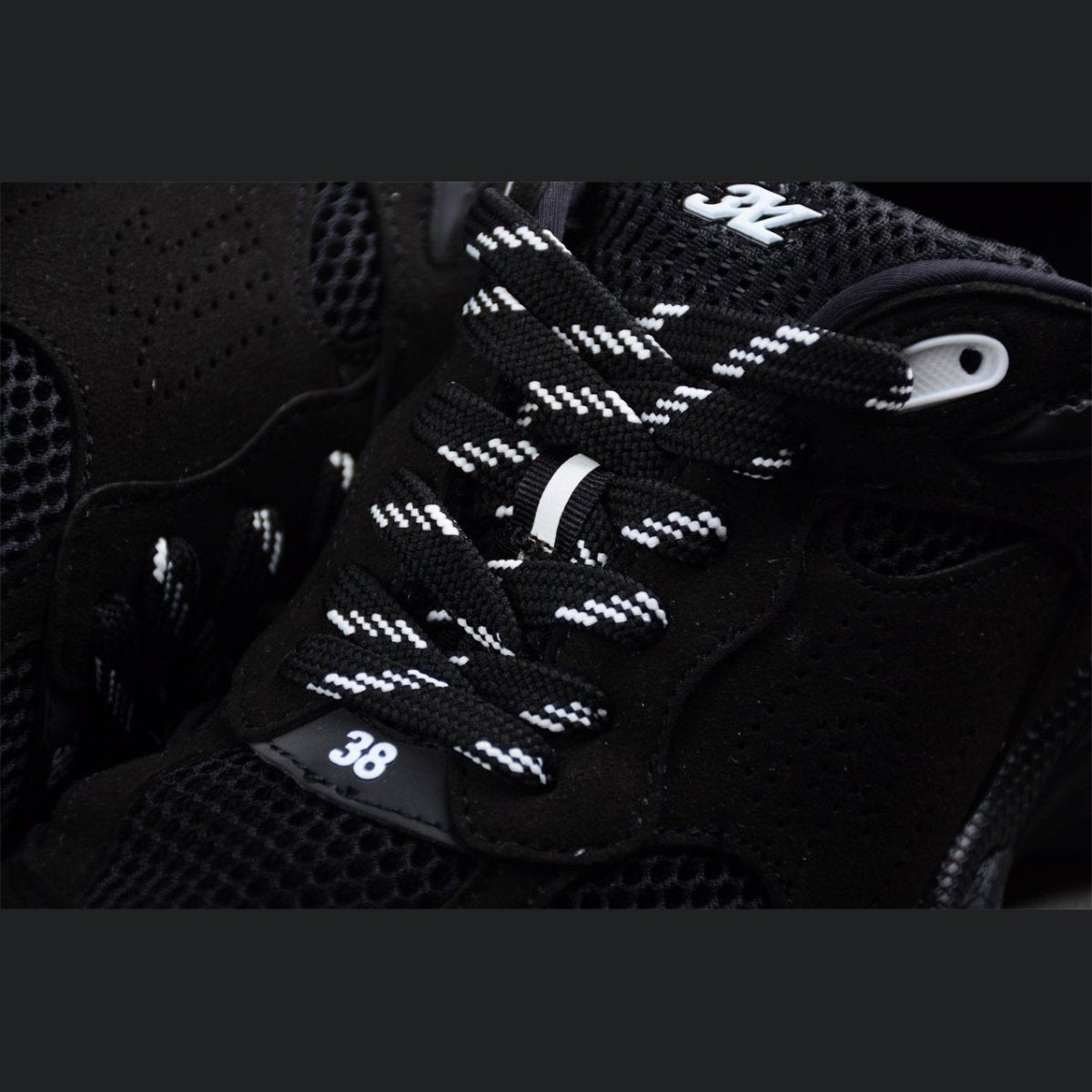 BALENCIAGA 3XL x BLACK - Phantom Kicks