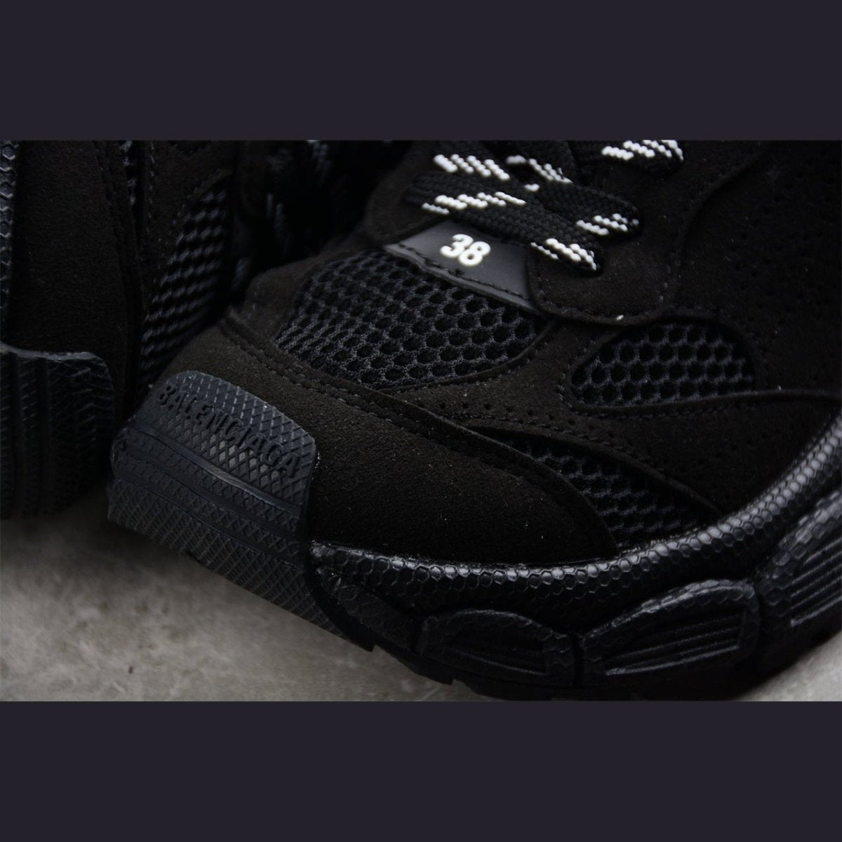 BALENCIAGA 3XL x BLACK - Phantom Kicks