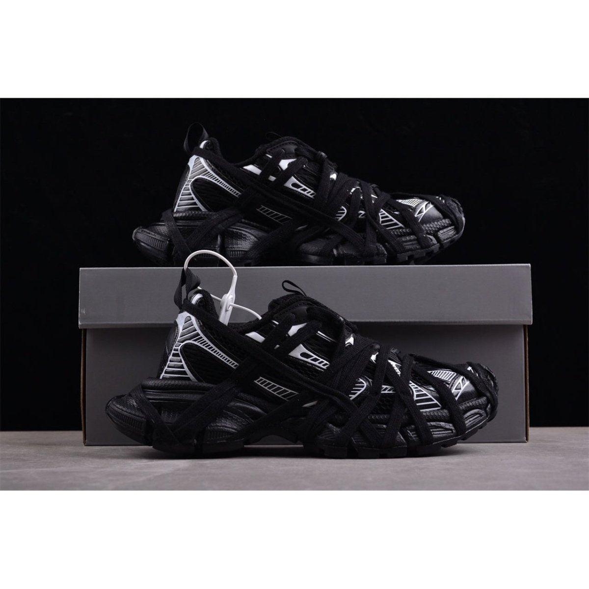 BALENCIAGA 3XL x BLACK WHITE - Phantom Kicks