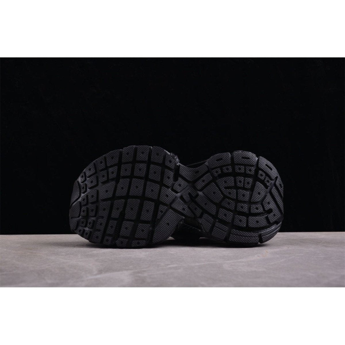 BALENCIAGA 3XL x BLACK WHITE - Phantom Kicks