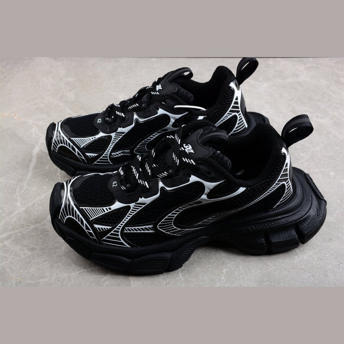 BALENCIAGA 3XL x BLACK WHITE - Phantom Kicks