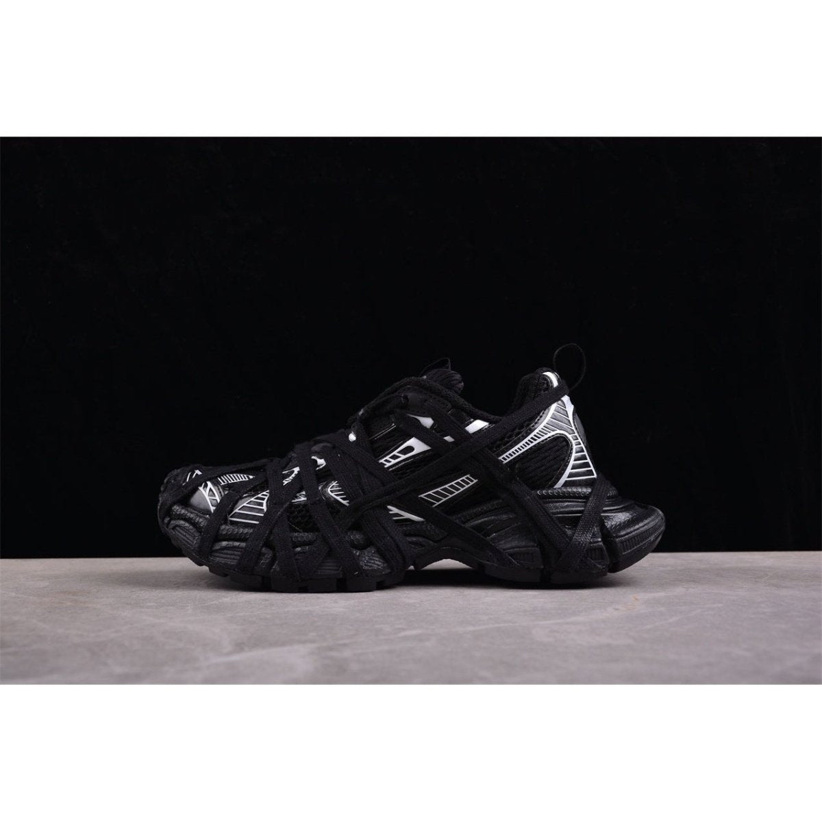 BALENCIAGA 3XL x BLACK WHITE - Phantom Kicks