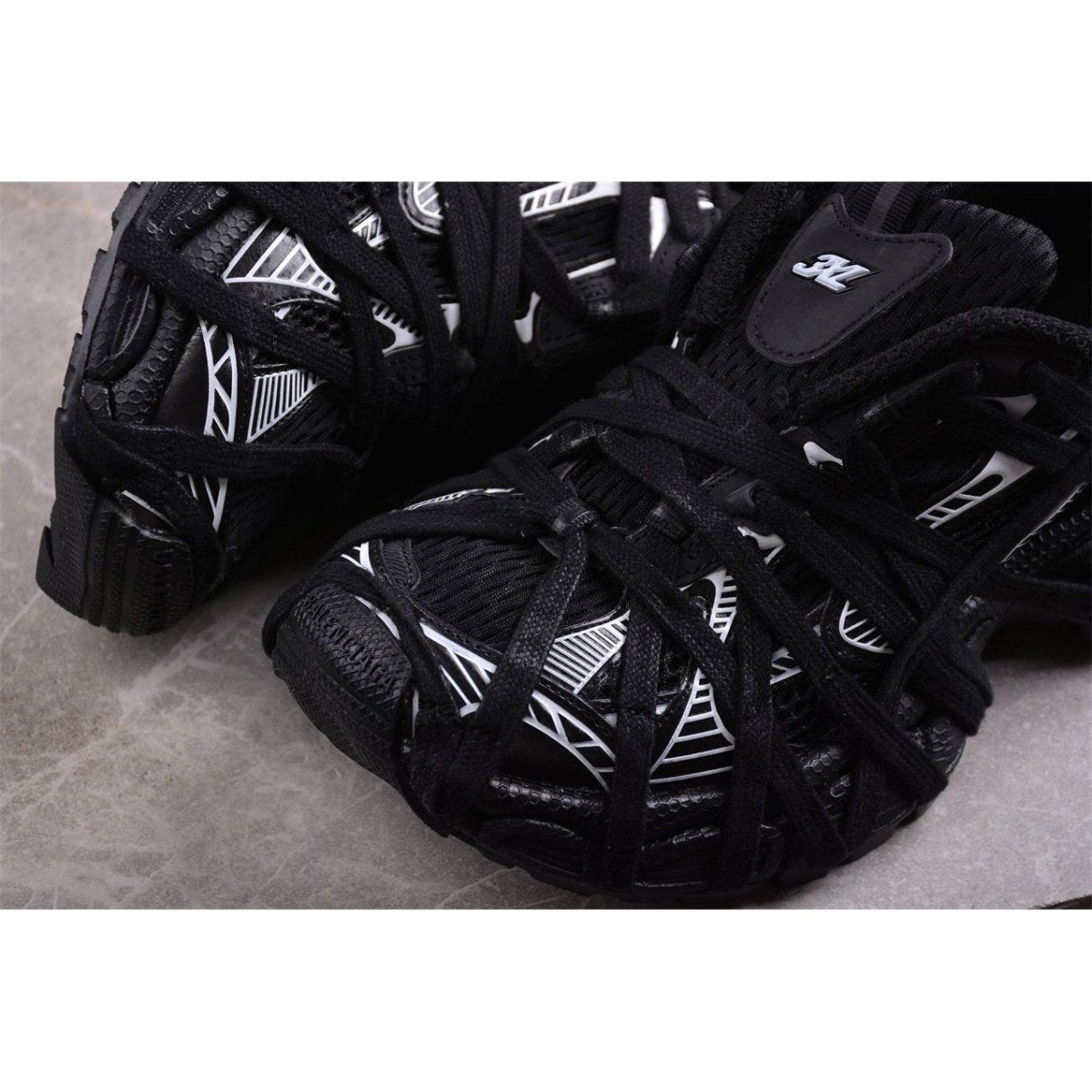 BALENCIAGA 3XL x BLACK WHITE - Phantom Kicks