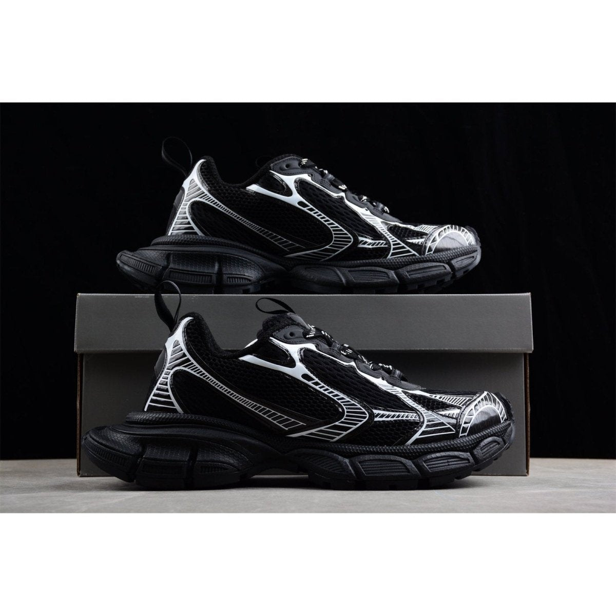 BALENCIAGA 3XL x BLACK WHITE - Phantom Kicks