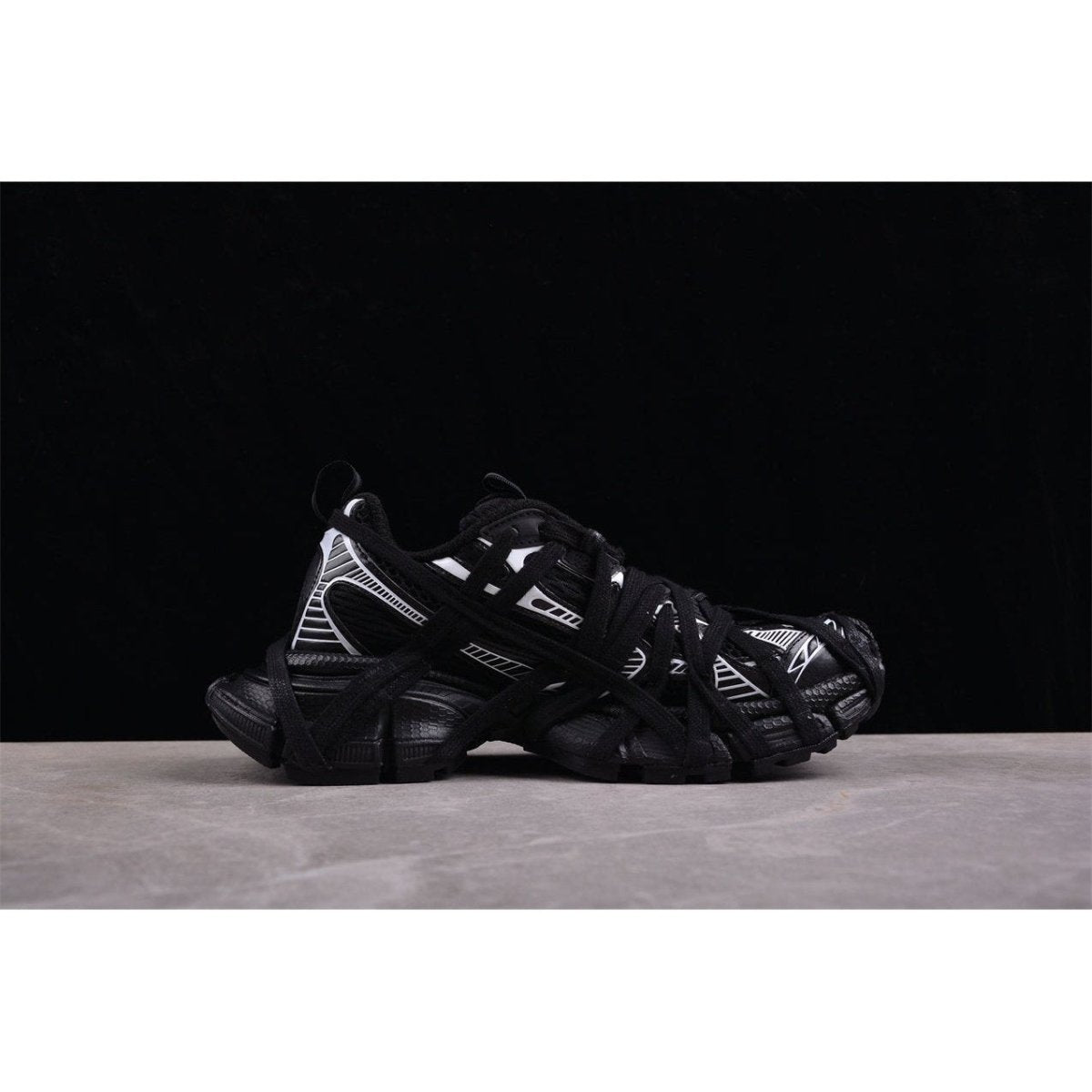 BALENCIAGA 3XL x BLACK WHITE - Phantom Kicks