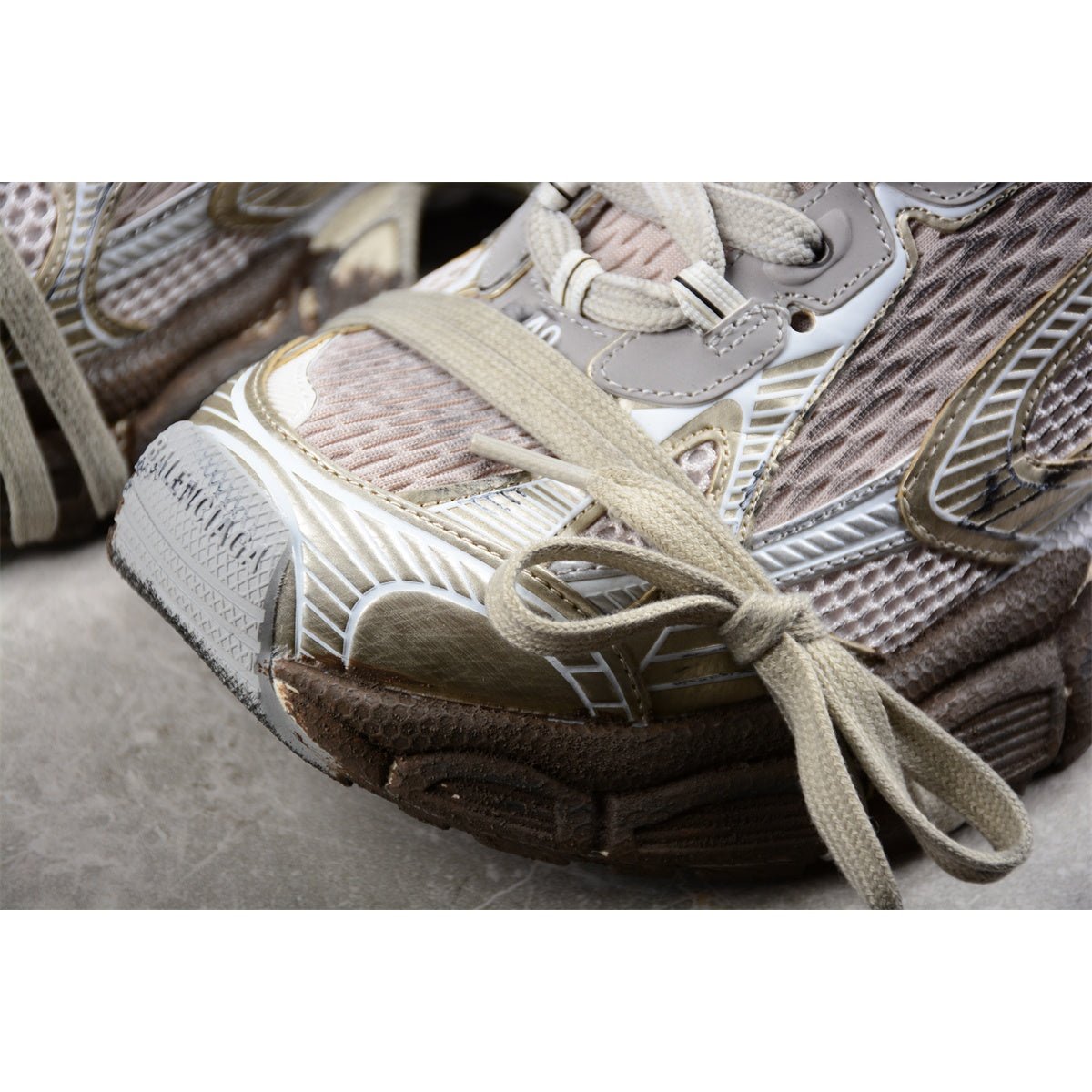 BALENCIAGA 3XL x CHAMPAGNE GRAFFITI - Phantom Kicks