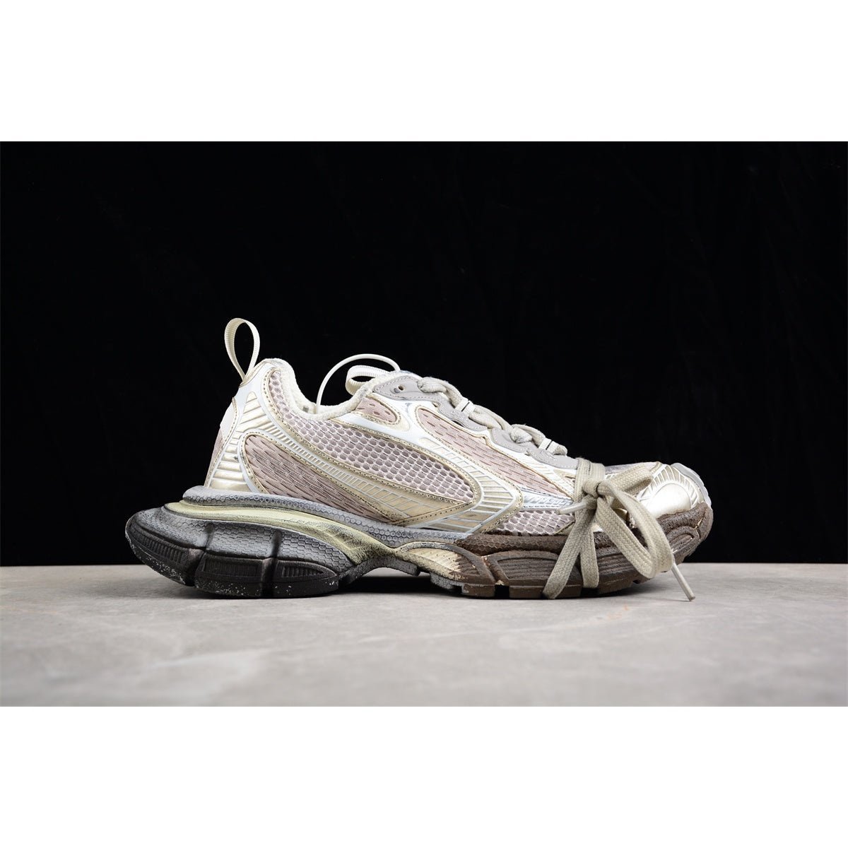 BALENCIAGA 3XL x CHAMPAGNE GRAFFITI - Phantom Kicks