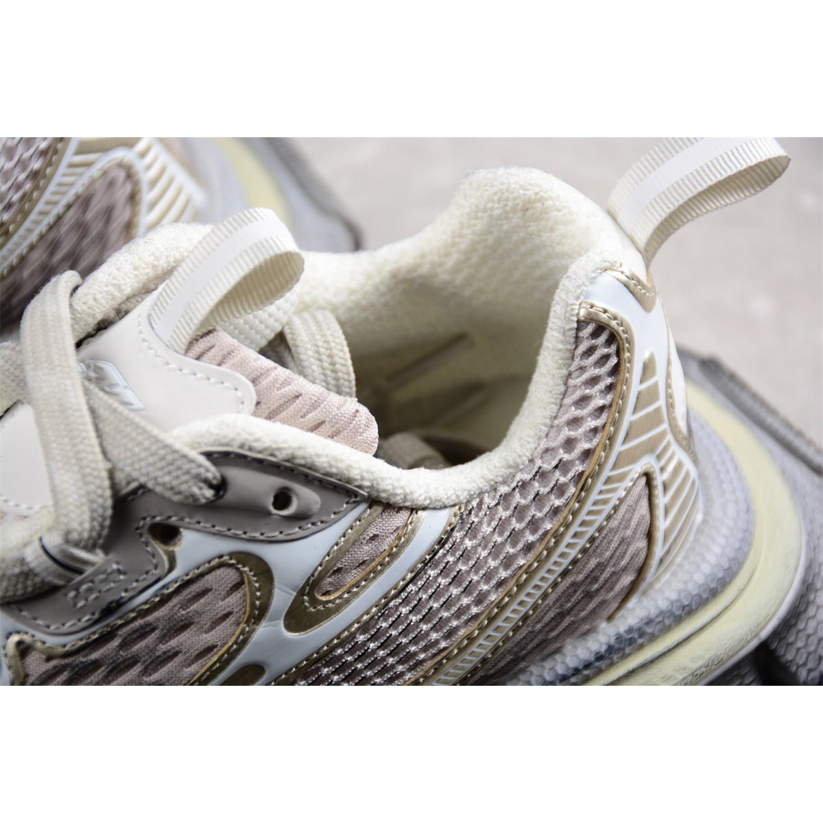 BALENCIAGA 3XL x CHAMPAGNE GRAFFITI - Phantom Kicks