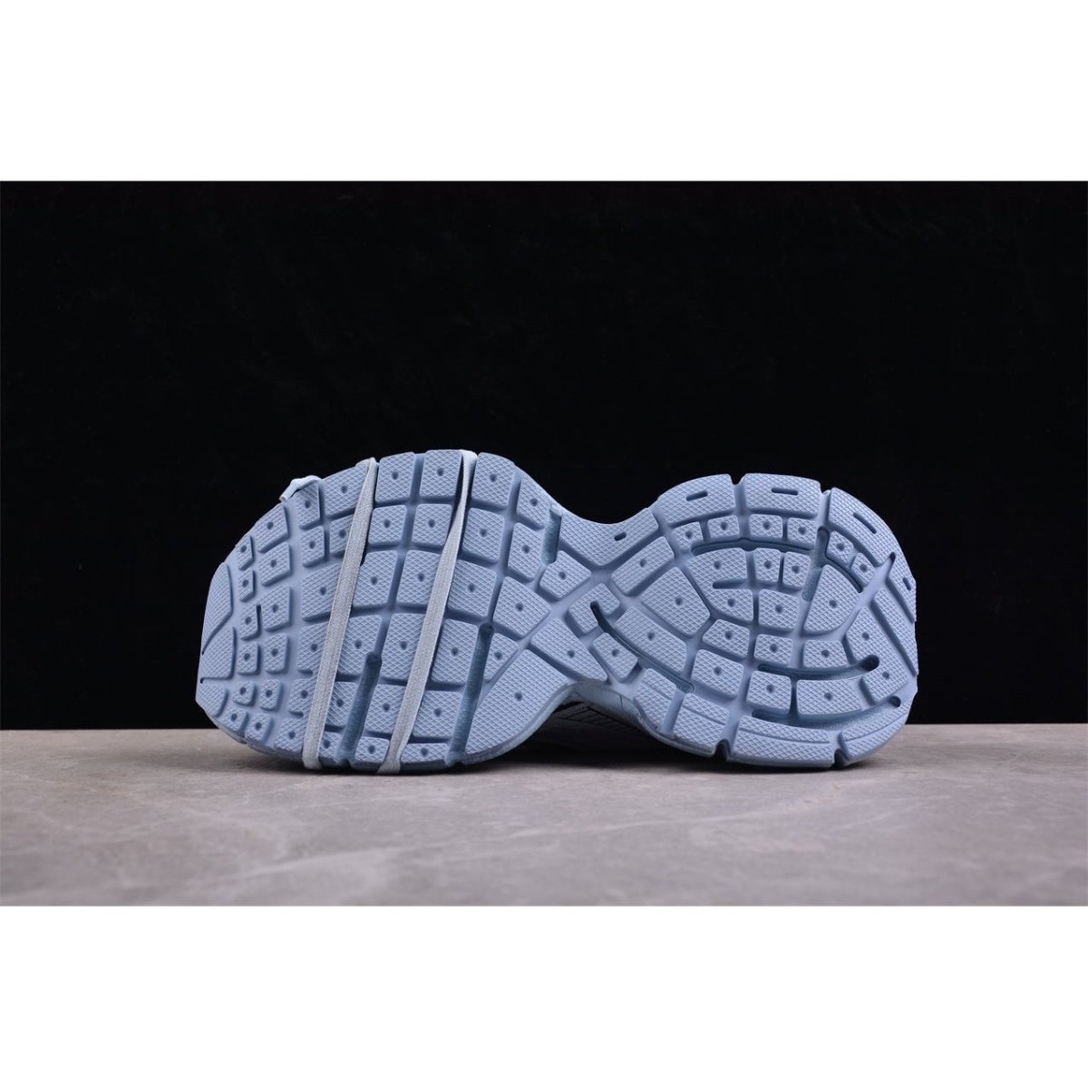 BALENCIAGA 3XL x CYAN BLUE - Phantom Kicks
