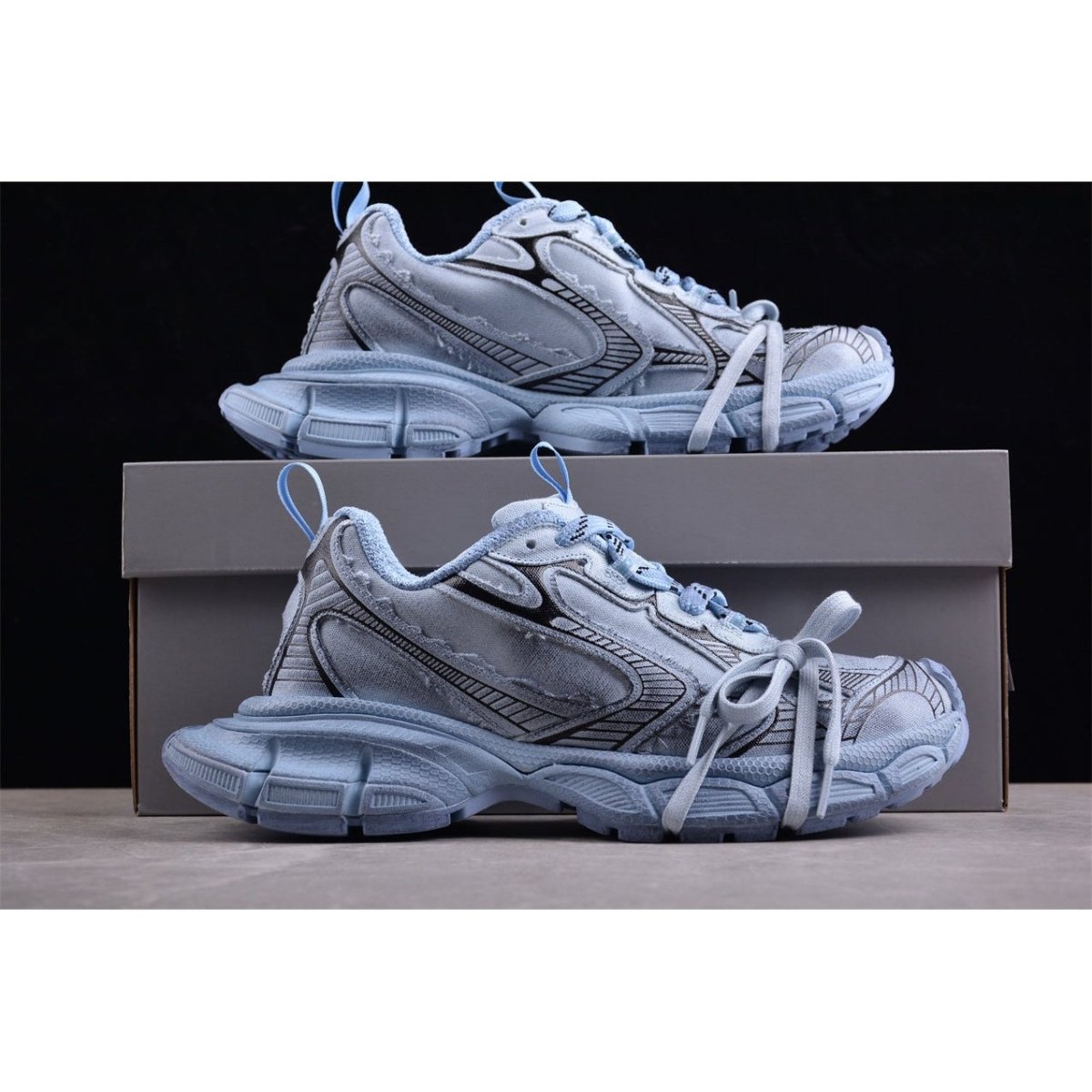 BALENCIAGA 3XL x CYAN BLUE - Phantom Kicks