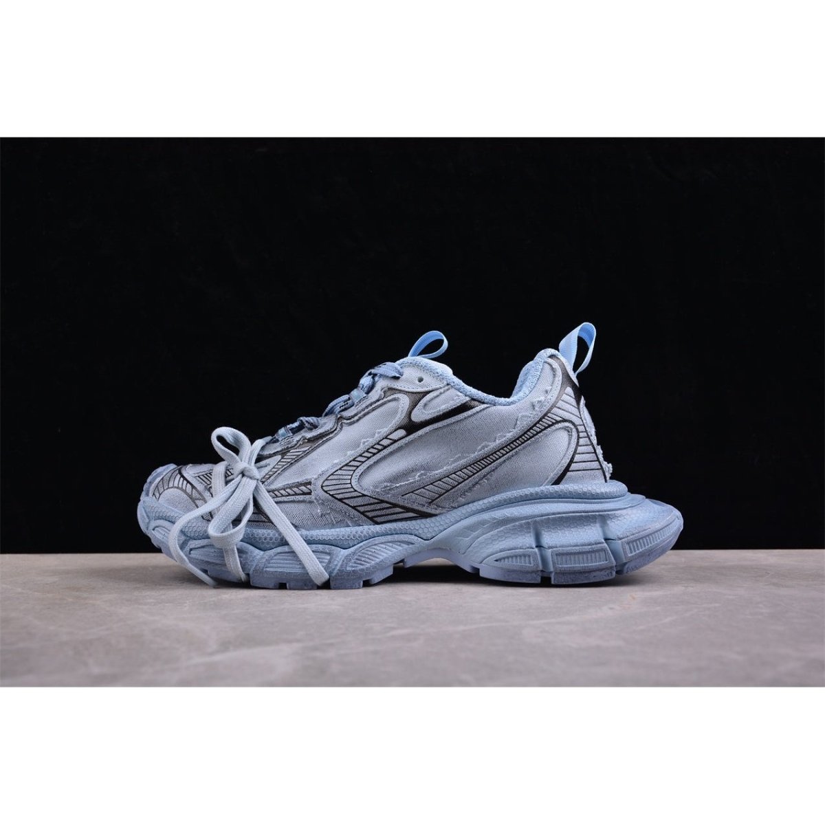 BALENCIAGA 3XL x CYAN BLUE - Phantom Kicks