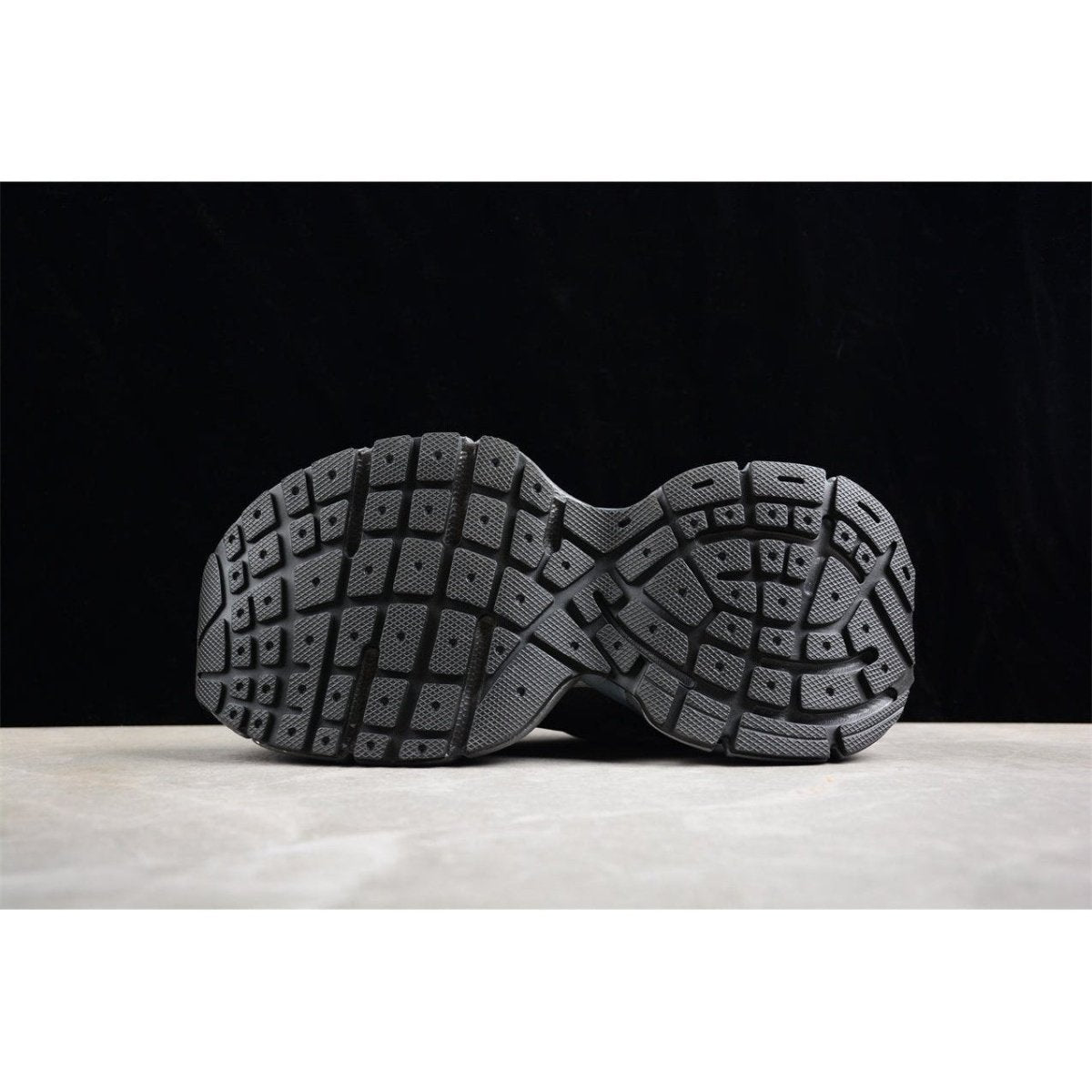 BALENCIAGA 3XL x DARK GREY - Phantom Kicks