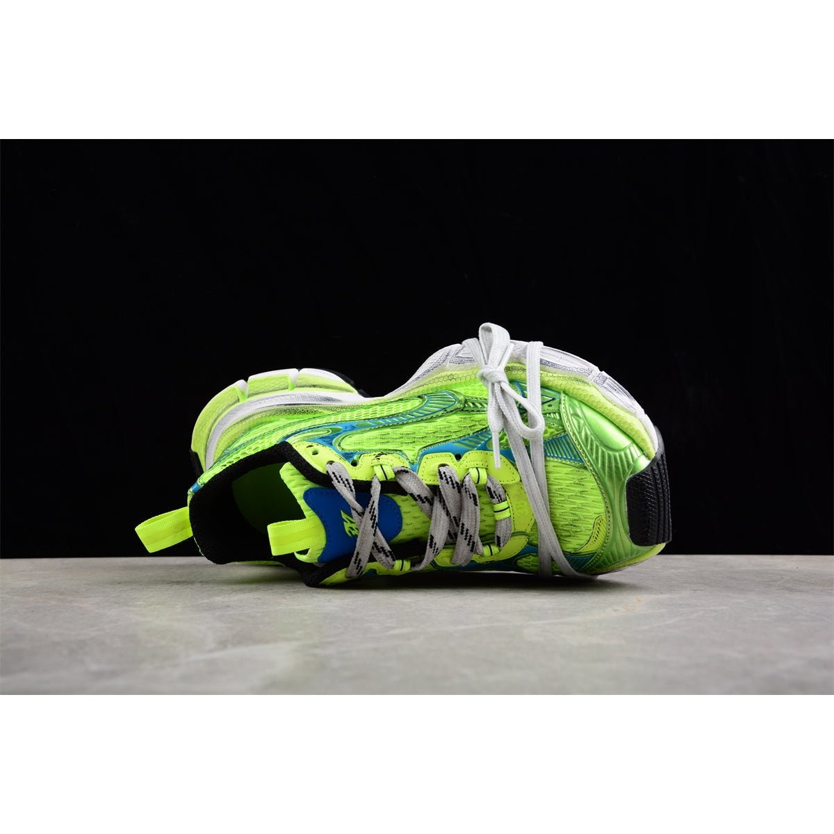 BALENCIAGA 3XL x FLUO YELLOW BLUE - Phantom Kicks