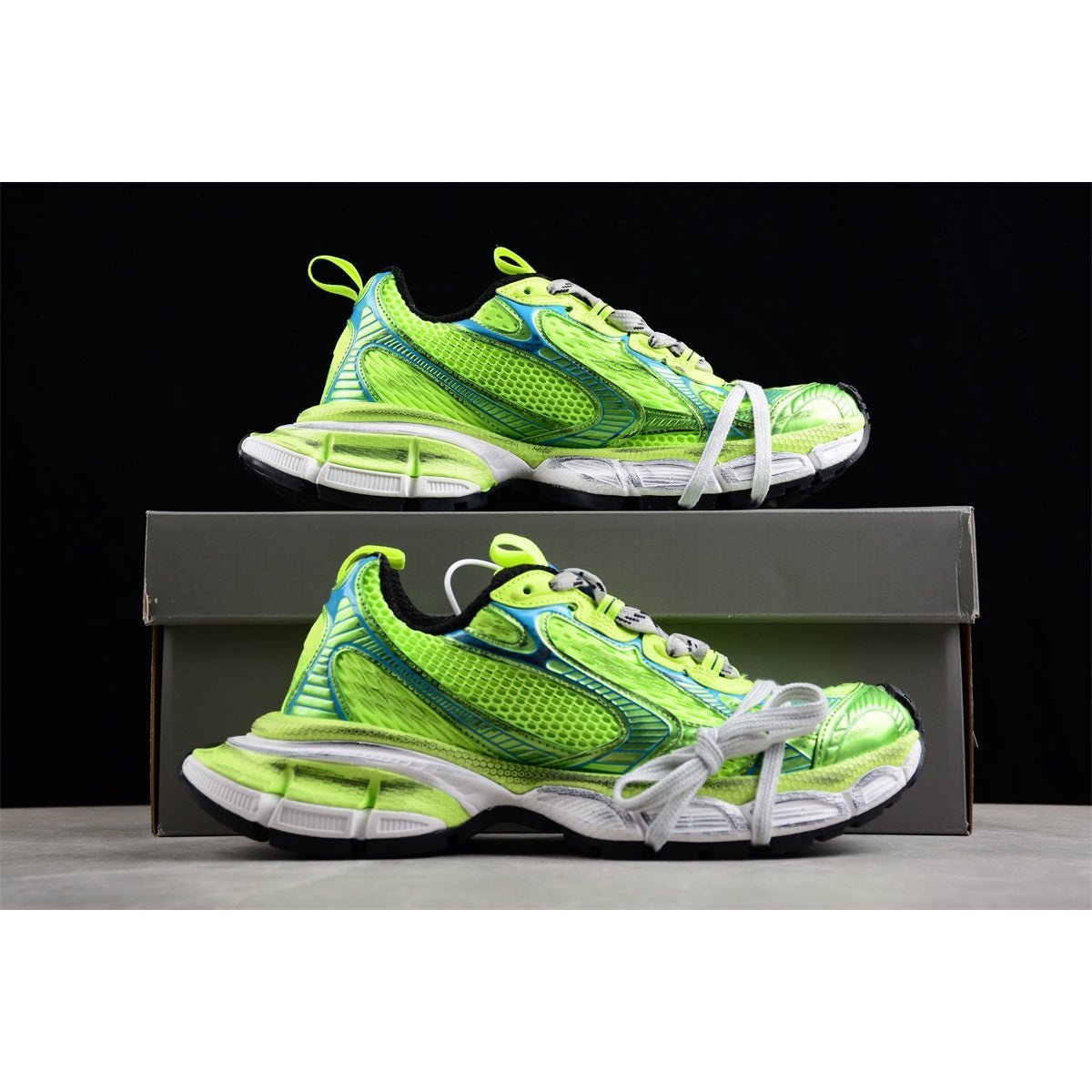 BALENCIAGA 3XL x FLUO YELLOW BLUE - Phantom Kicks