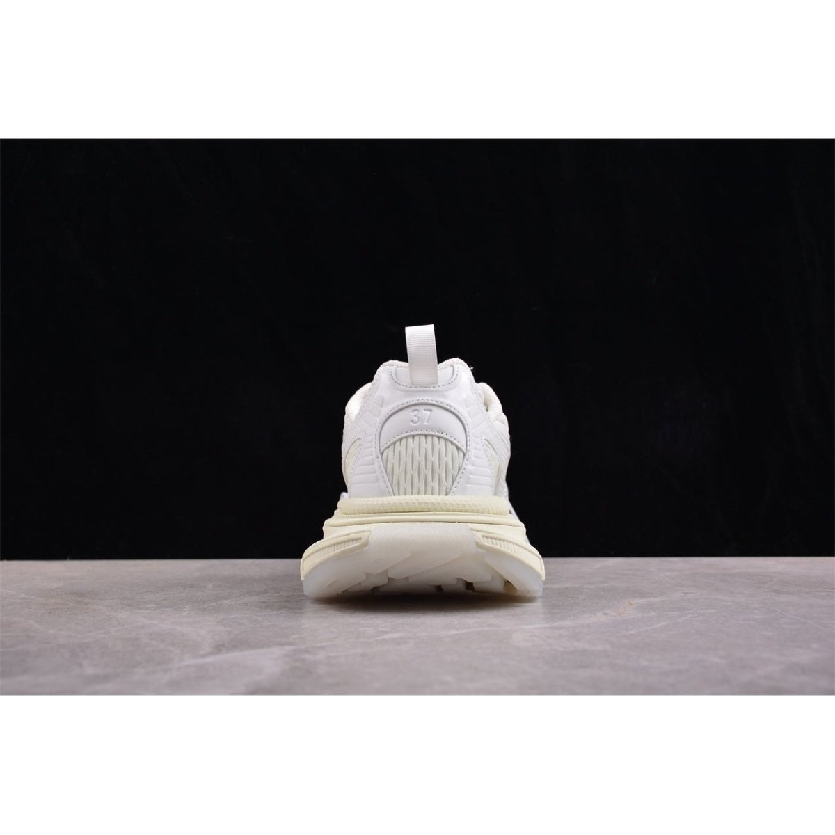 BALENCIAGA 3XL x GLOW IN THE DARK - Phantom Kicks