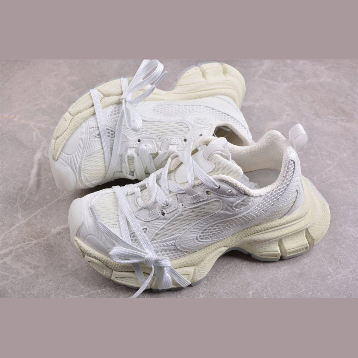 BALENCIAGA 3XL x GLOW IN THE DARK - Phantom Kicks