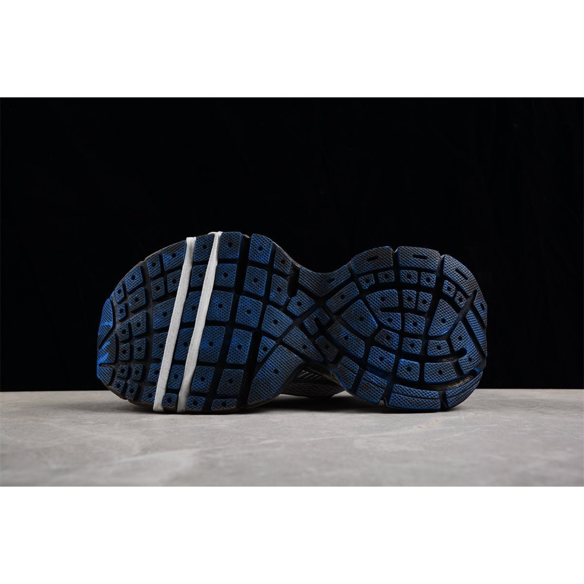 BALENCIAGA 3XL x GRAY BLUE-GRAFFITI - Phantom Kicks
