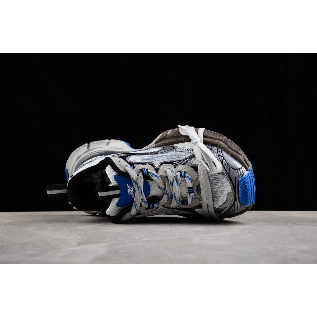 BALENCIAGA 3XL x GRAY BLUE-GRAFFITI - Phantom Kicks