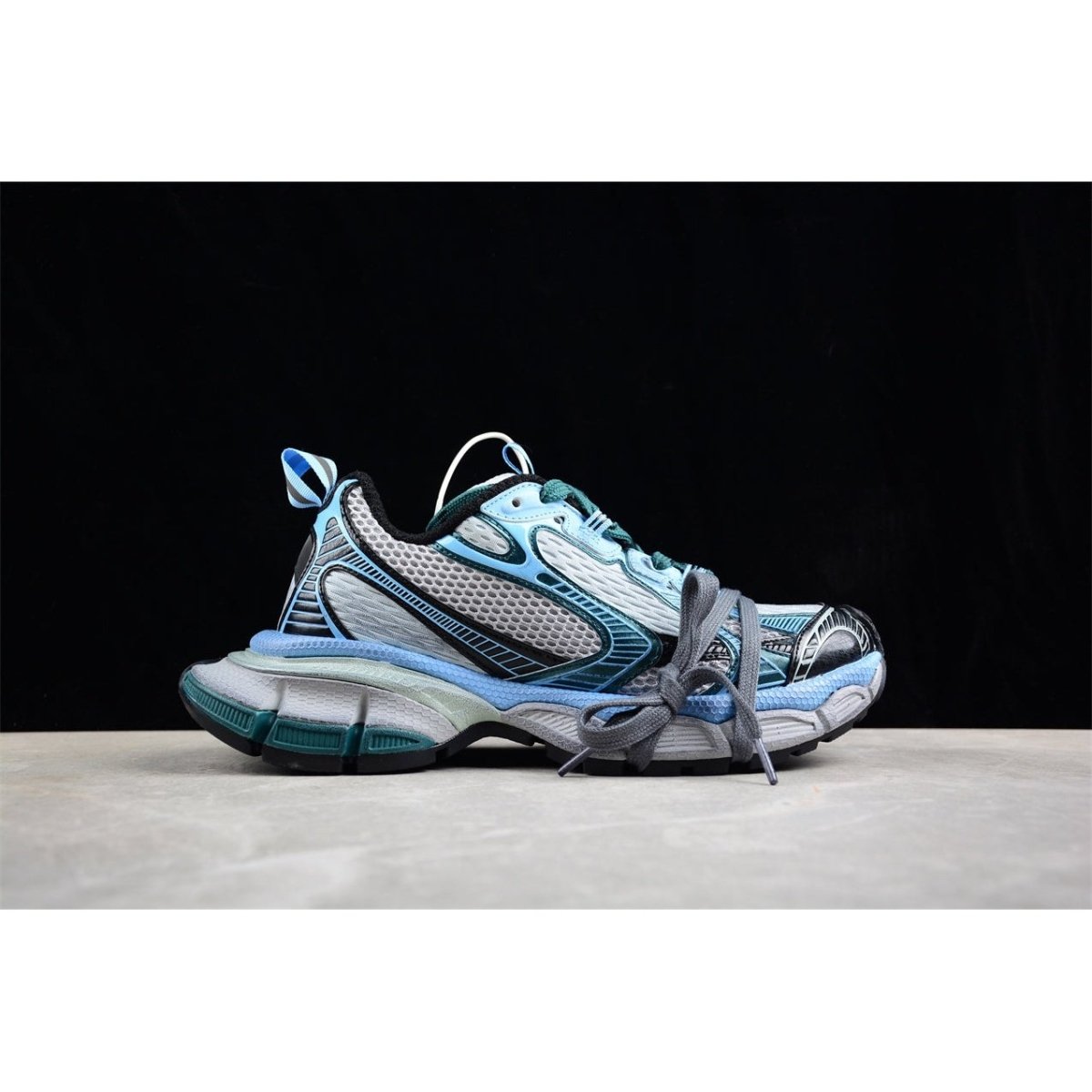 BALENCIAGA 3XL x MALACHITE GREEN - Phantom Kicks