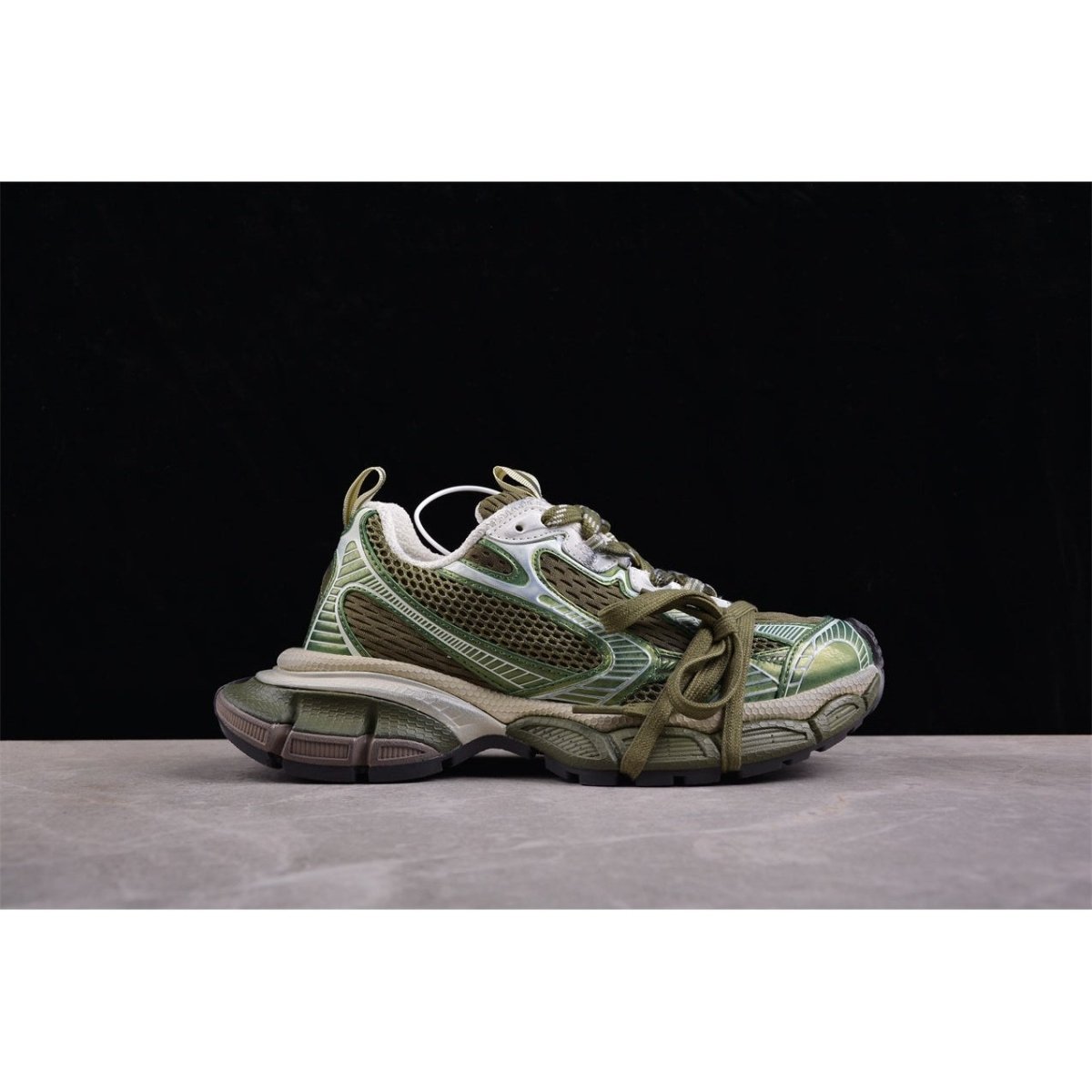 BALENCIAGA 3XL x OLIVE GREEN - Phantom Kicks