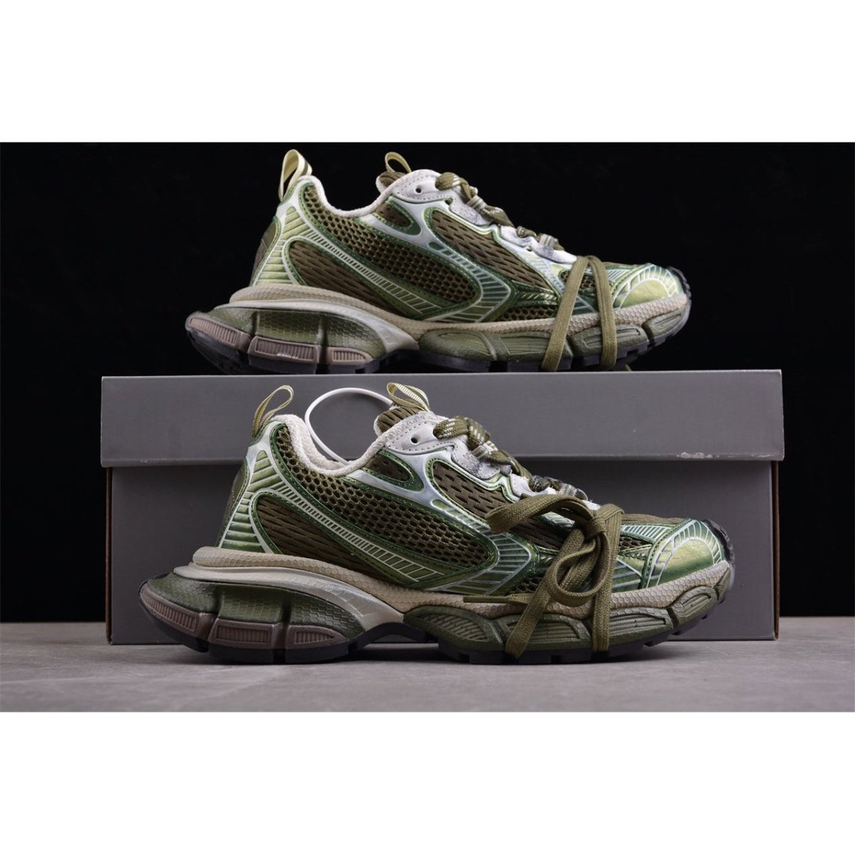 BALENCIAGA 3XL x OLIVE GREEN - Phantom Kicks