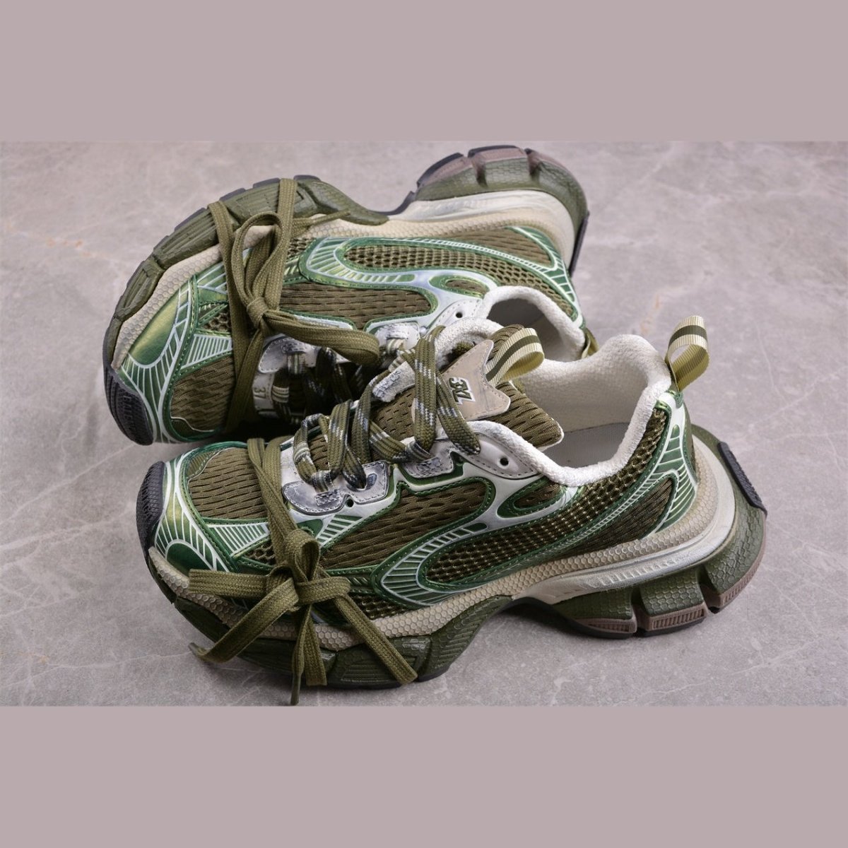 BALENCIAGA 3XL x OLIVE GREEN - Phantom Kicks