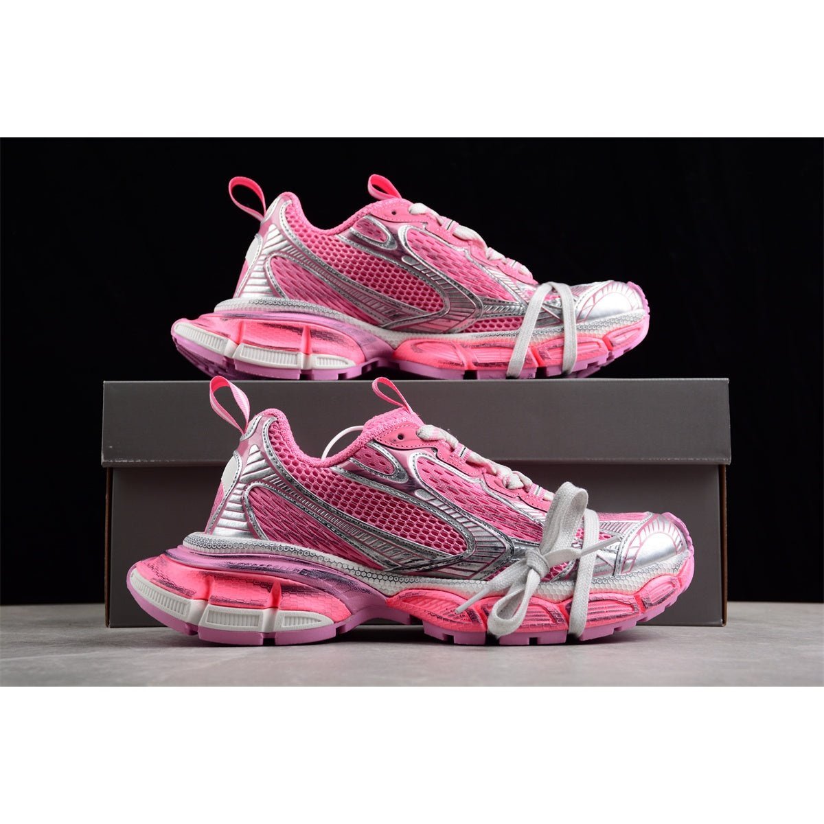 BALENCIAGA 3XL x PINK SILVER - Phantom Kicks