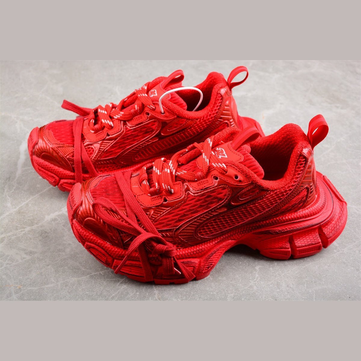 BALENCIAGA 3XL x RED - Phantom Kicks