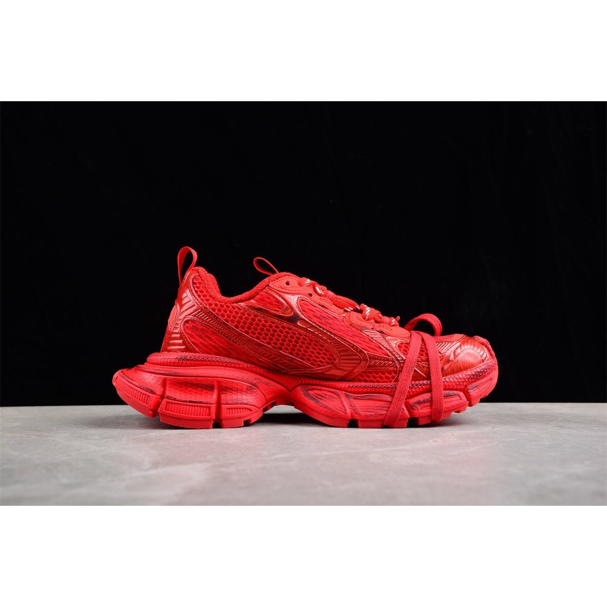 BALENCIAGA 3XL x RED - Phantom Kicks