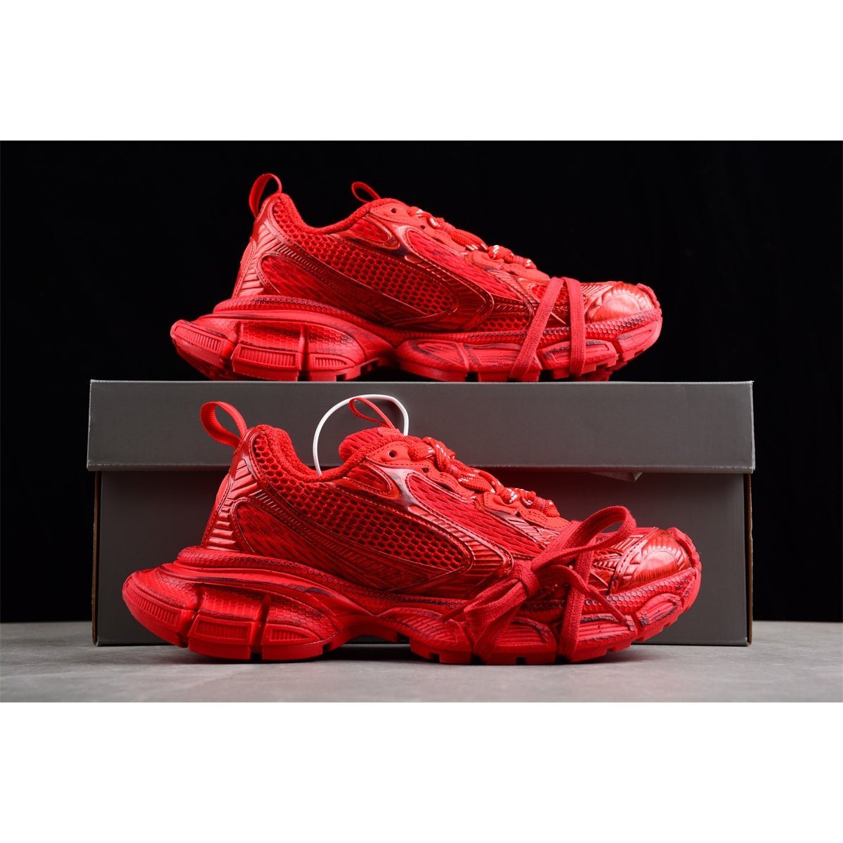 BALENCIAGA 3XL x RED - Phantom Kicks